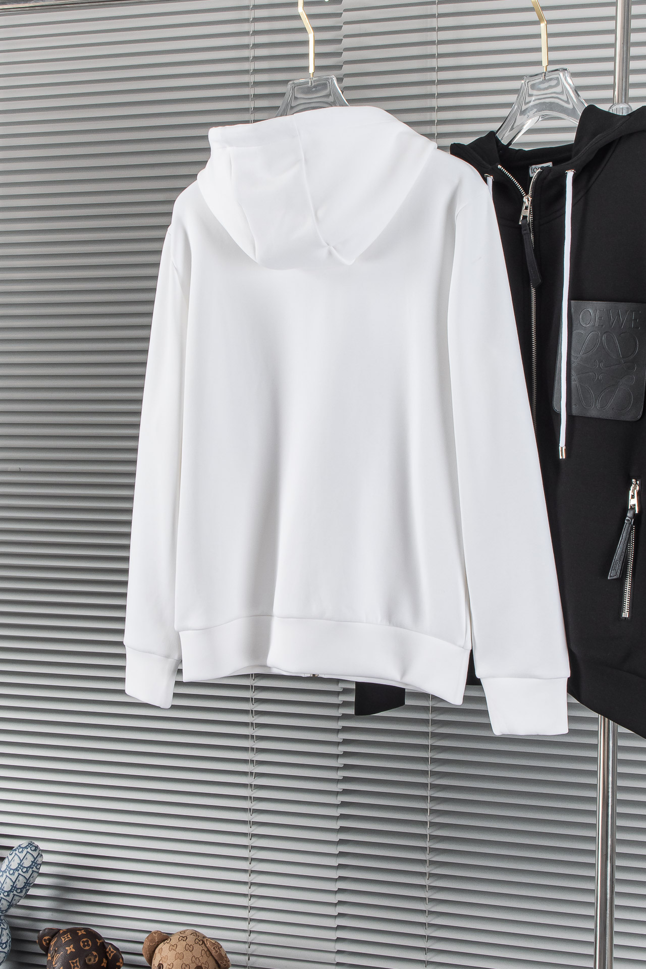 New# 。 LOE** WE 罗*威 2025//连帽休闲太空棉夹克外套# 主料:棉、聚酯纤维、氨纶混