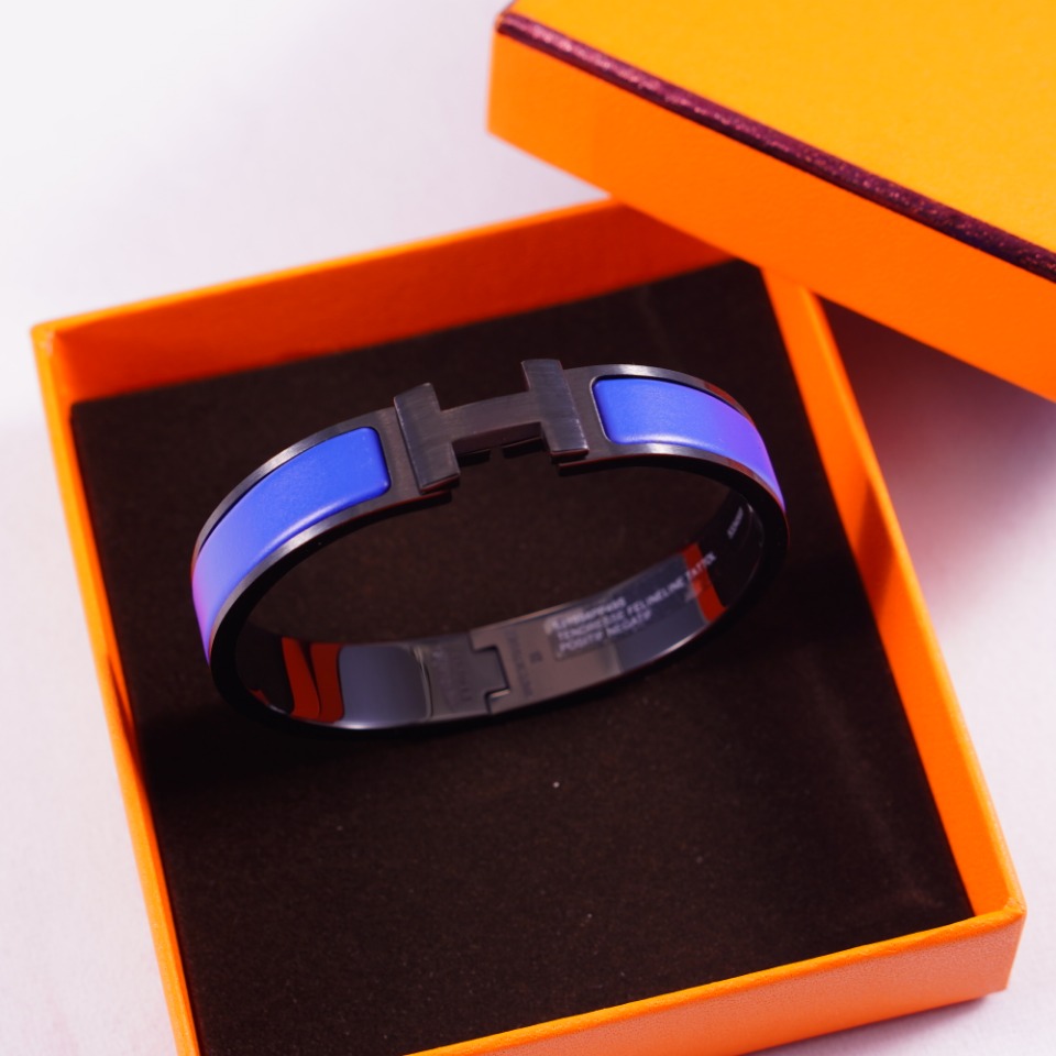 Hermès 爱马仕H家磨砂蓝色哑光黑武士H手镯