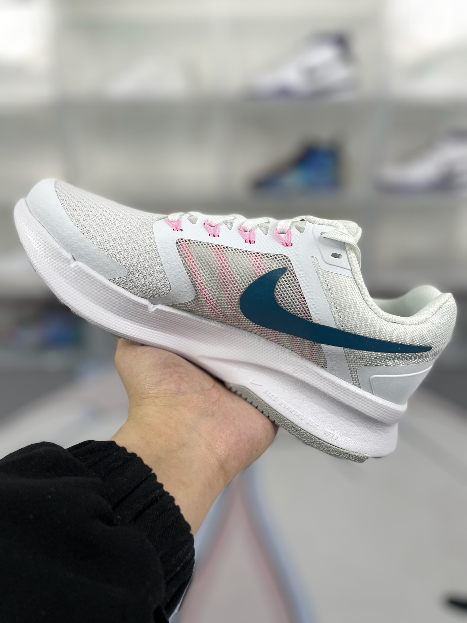 Nike Run Swift 3 Women's Running Shoes - White, Breathable, and Comfortable 2 o 1hrf02opnc75us47p410sd15vo1