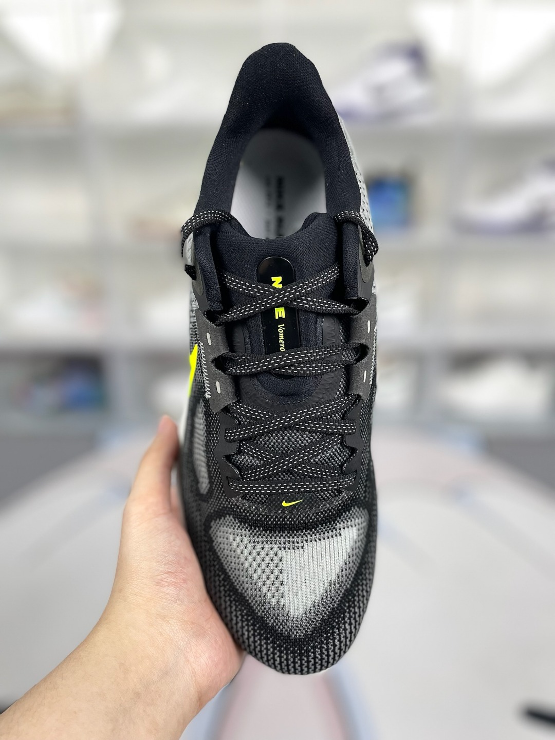 Nike Air Zoom Vomero 17 Running Shoes,Comfortable, Black/Yellow/White 4 o 1htd27fih1pcc179q1qq1dm91mb23