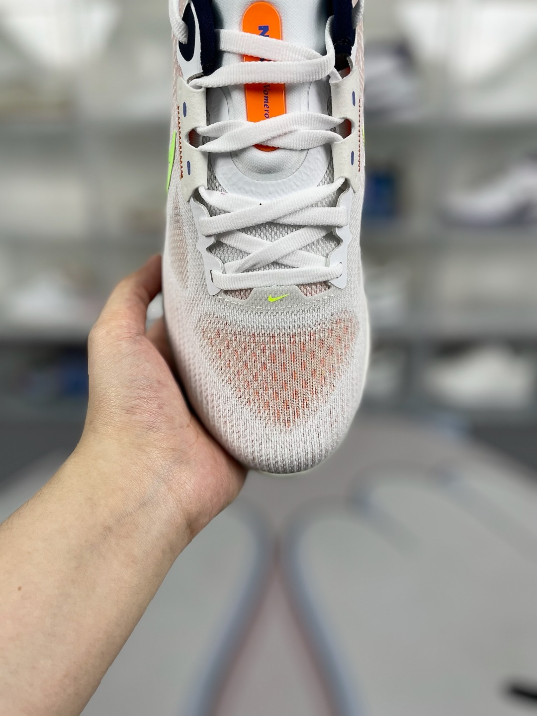 Nike Air Zoom Vomero 17 Running Shoes - White/Orange/Green, Breathable & Durable 6 o 1htd286t01ac9qns1cgq1idmpju4