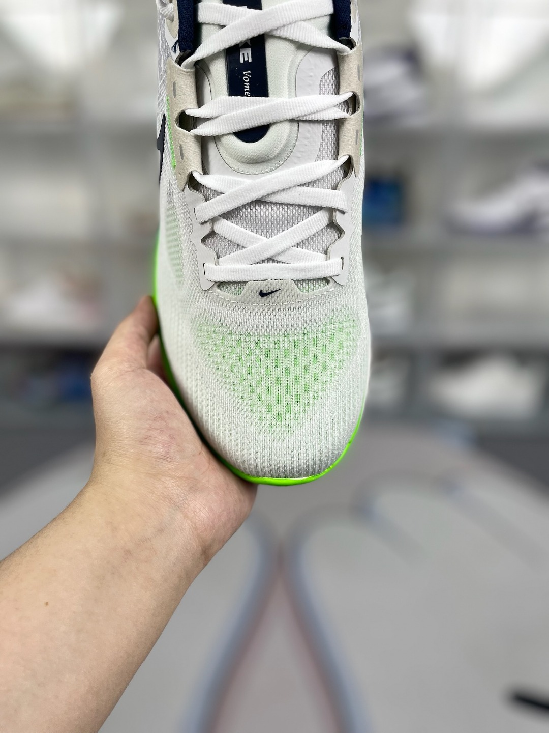 Nike Air Zoom Vomero 17 Running Shoes - Comfort, Durability, and Style 6 o 1hv2perbf6nml891l0oj2v1u6a4