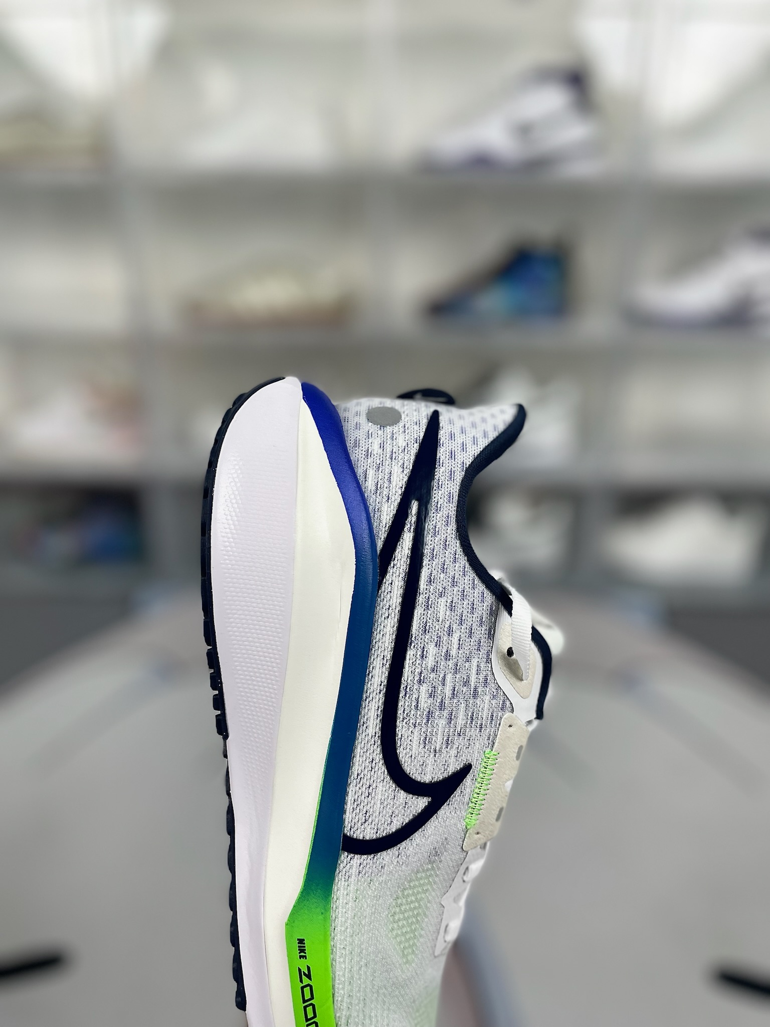 Nike Air Zoom Vomero 17 Running Shoes - Comfort, Durability, and Style 8 o 1hv2perbgsto1sn1q9t1lioftr6