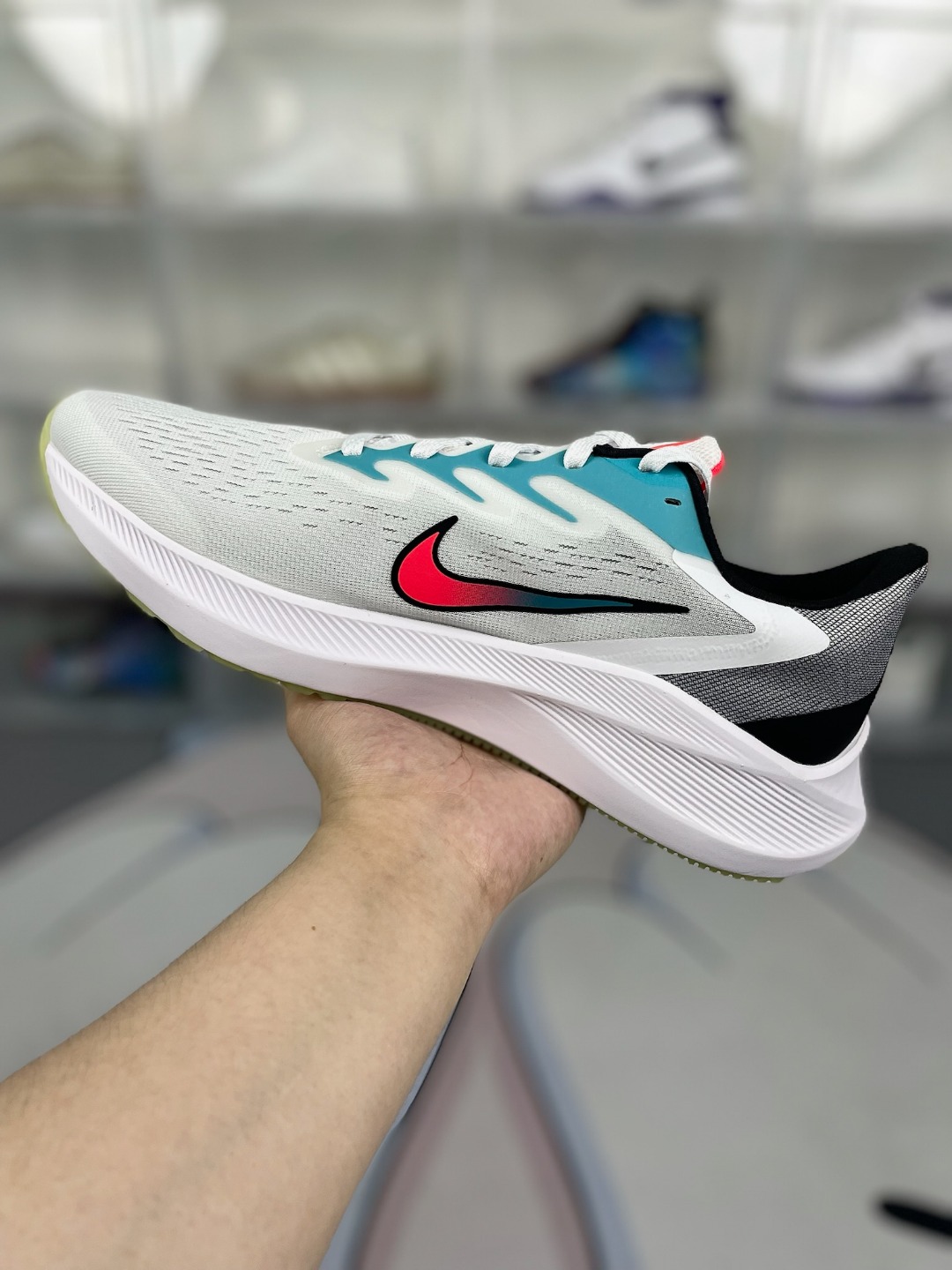 Nike Zoom Winflo 7 White/Green/Red Running Shoes - Cushioned, Breathable 2 o 1hvd7jrfu1m6or2g3cn18d9nb0