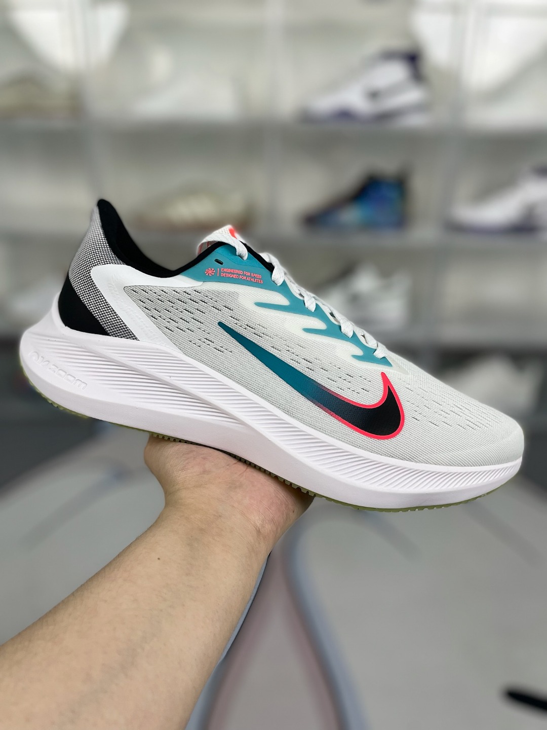 Nike Zoom Winflo 7 White/Green/Red Running Shoes - Cushioned, Breathable 1 o 1hvd7jrg2r9q1tg1vvi11vu193t8