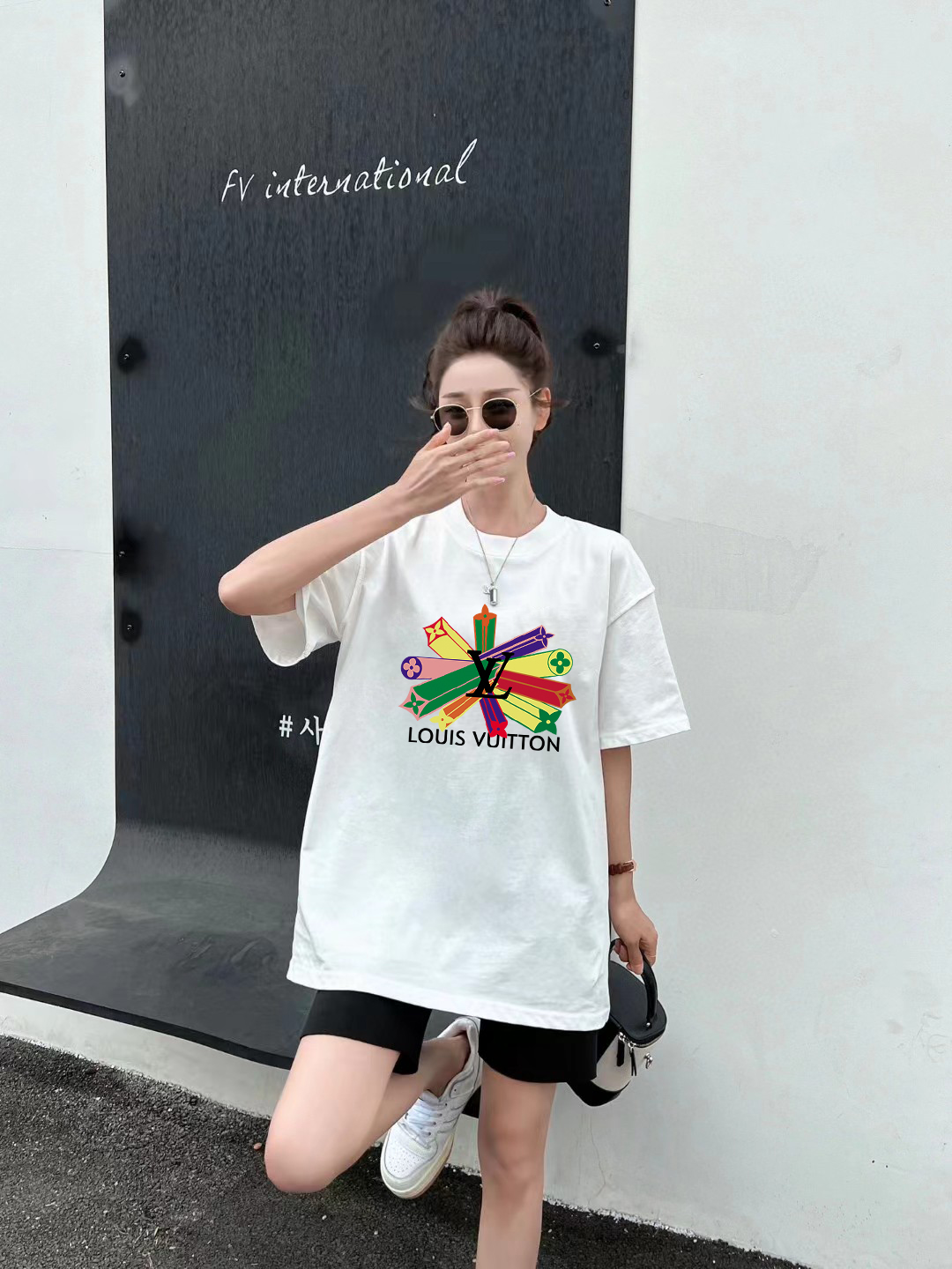 Louis Vuitton 2024FW Short Sleeve T-Shirt With LV Letter Print 9 o 1i3g75fkf125e4mnaig1s1qtk62