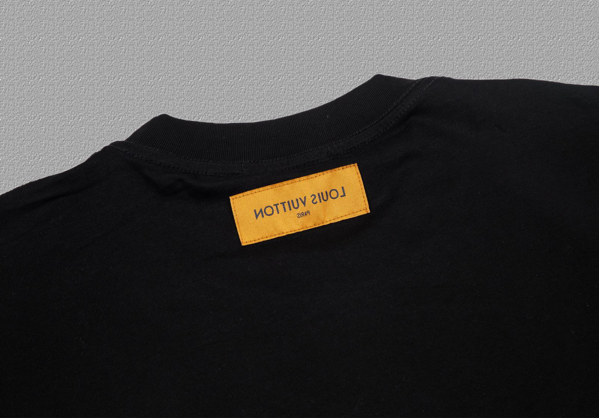 Louis Vuitton 2025FW Short-Sleeve T-Shirt with LV Letter Print 7 o 1i3i8l4421ppo7eq1fq413m1la87