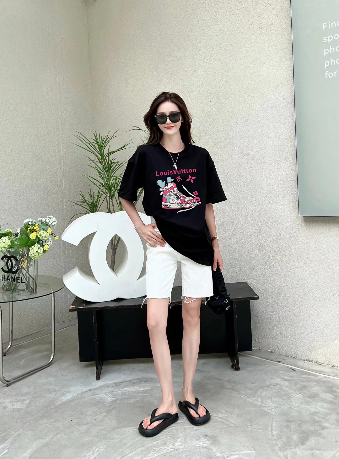 Louis Vuitton 2025FW Cotton Graphic T-Shirt for Men and Women 9 o 1i3i9c6ta62ptbo1ff91ece1mg41