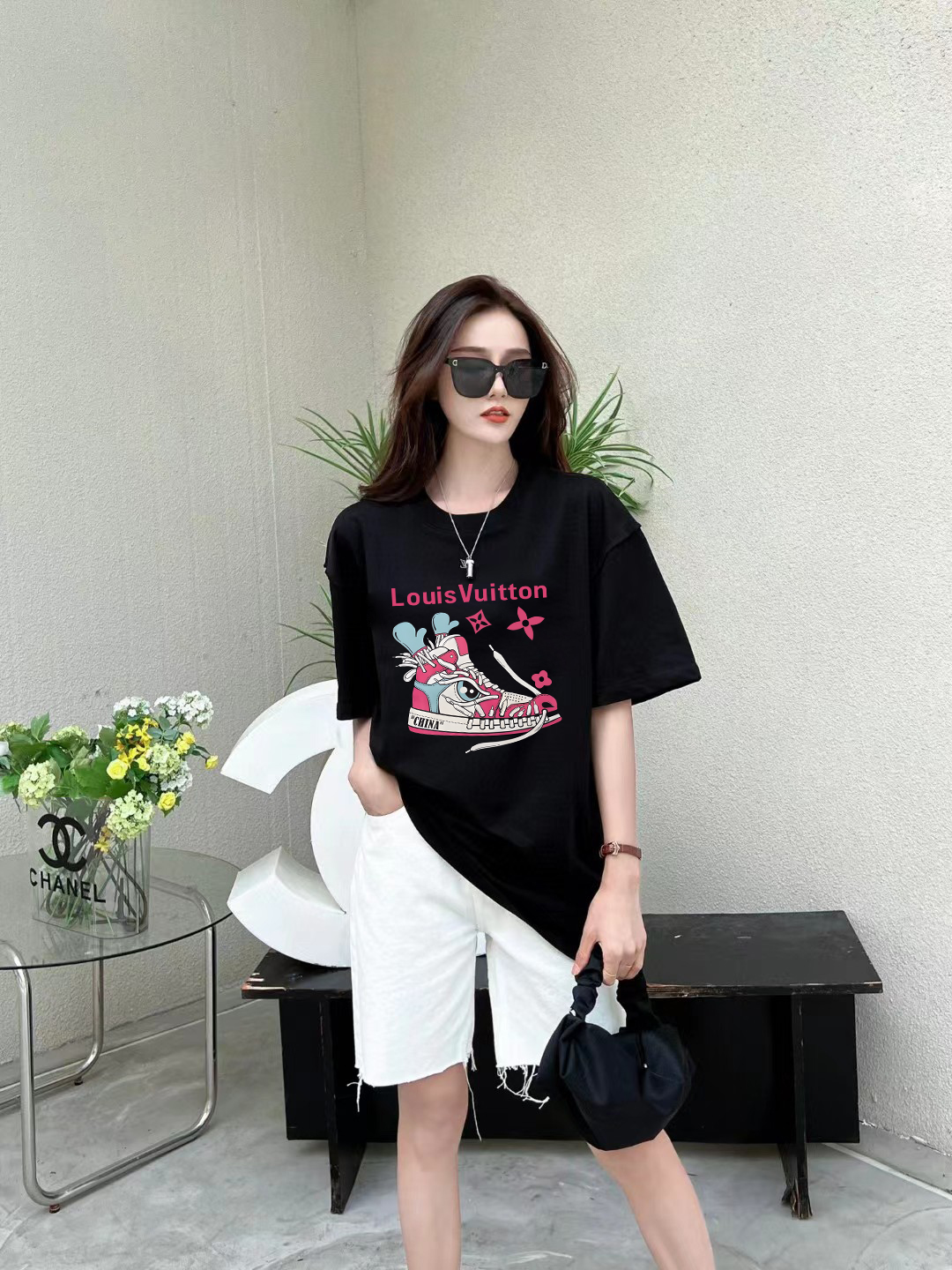 Louis Vuitton 2025FW Cotton Graphic T-Shirt for Men and Women 10 o 1i3i9c6tb1k4e2r0mf159bl482