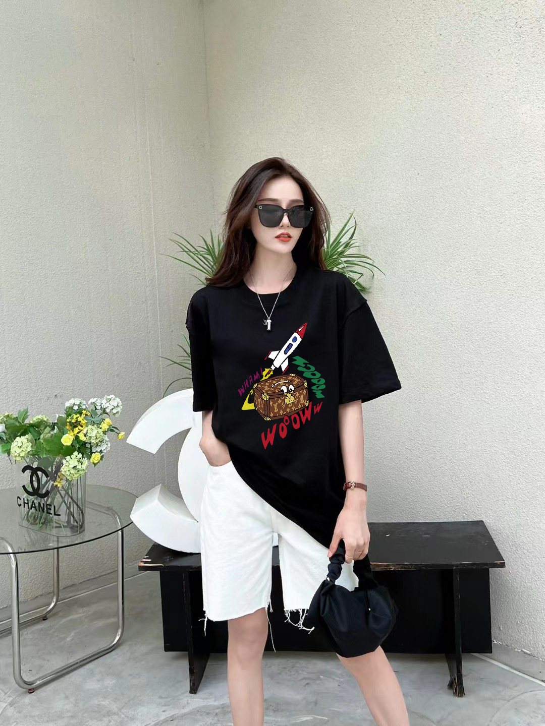 Louis Vuitton 2025FW Graphic Print Cotton T-Shirt, Unisex Style 10 o 1i3iamdcq18tl1cas93j6sm1j073