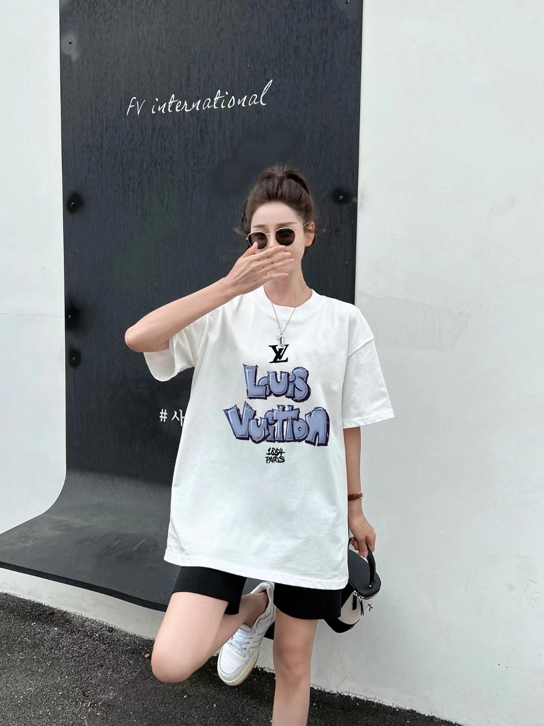 Louis Vuitton 2025FW Logo Print Cotton Short Sleeve T-Shirt Unisex 10 o 1i3icvboo1rto13m12ei1f2np783