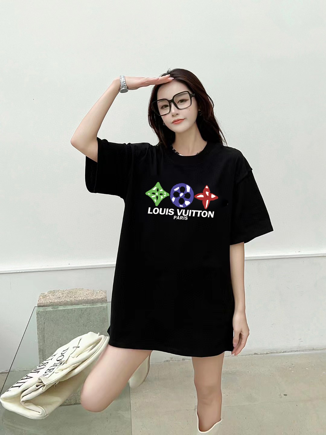 חולצת Louis Vuitton קצרת שרוול שרוול כותנית בהדפסי אותי או. 11 o 1i3ie69v01etv1qte1uiv96kekv4