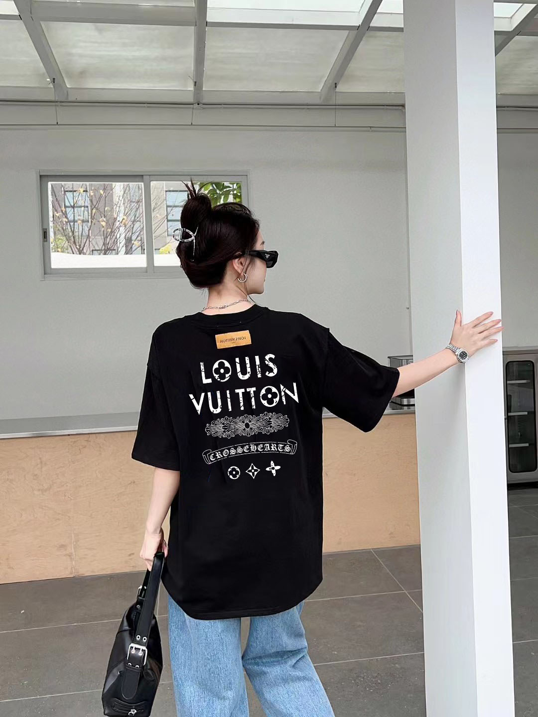 Louis Vuitton 2025FW Cotton Graphic Tee - Comfortable & Stylish 11 o 1i3nofccrpe236q170n1apggnu5