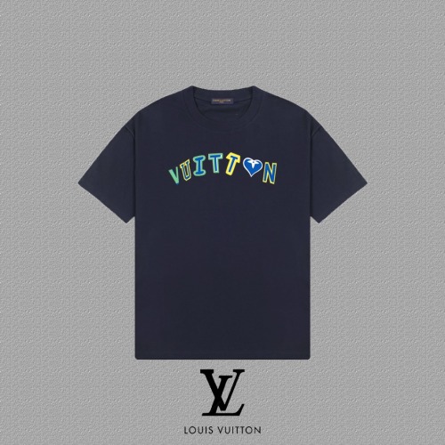 Louis Vuitton T-shirt met LV Letterprint - Stijlvol en Comfortabel 1 Louis Vuitton T-shirt met LV Letterprint - Stijlvol en Comfortabel