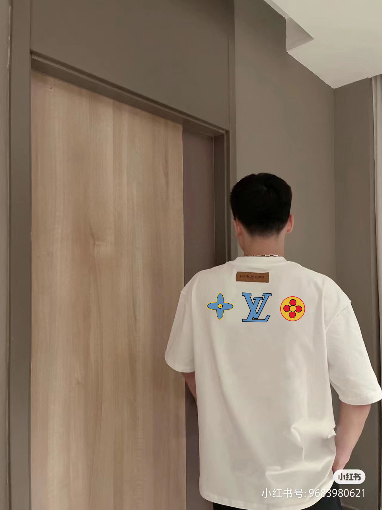 Louis Vuitton 2025FW Short Sleeve T-Shirt with LV Letter Print 11 o 1i3ntsq9712fobv4hss1v0c5785