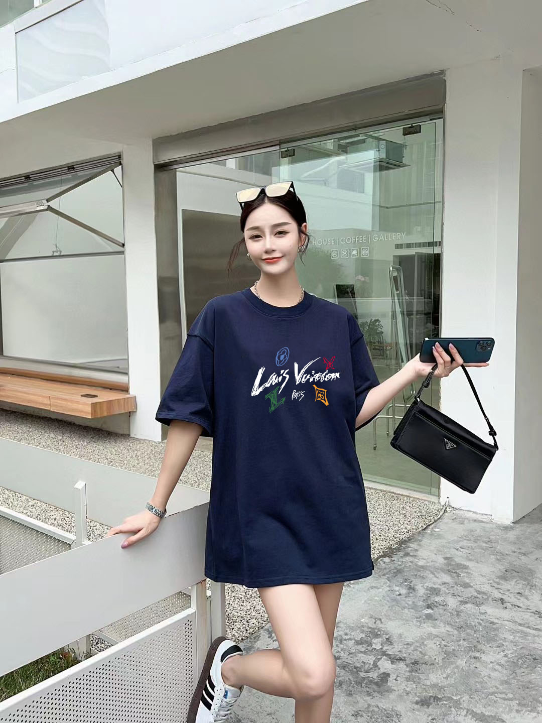 Louis Vuitton 2025FW Letter Print Short Sleeve T-Shirt - Unisex Design 10 o 1i3s20b2rnid1gft6tmovubui2