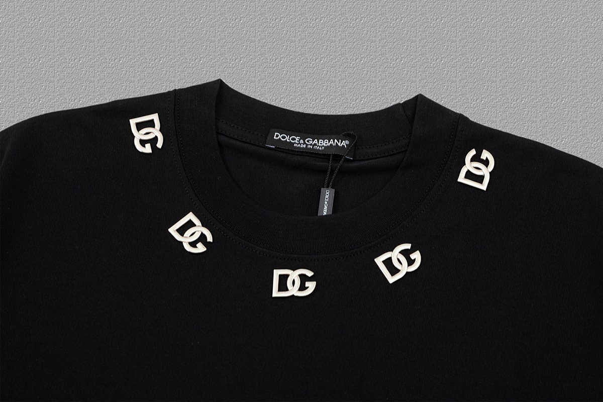 2024FW Classic Metal Letters Short Sleeve T-shirts in Heavy-Pound Fabric. - 图片 5