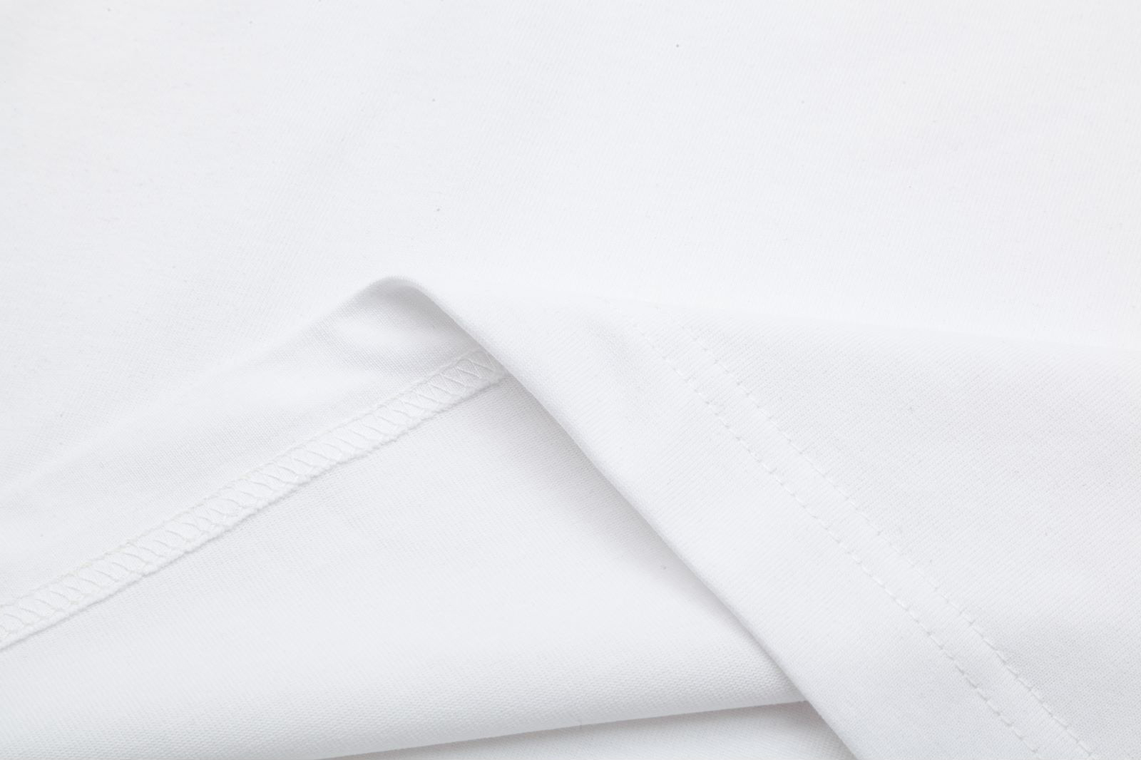 2024FW High-End Short Sleeve T-Shirts with Classic Metal Letters in Black and White - 图片 9