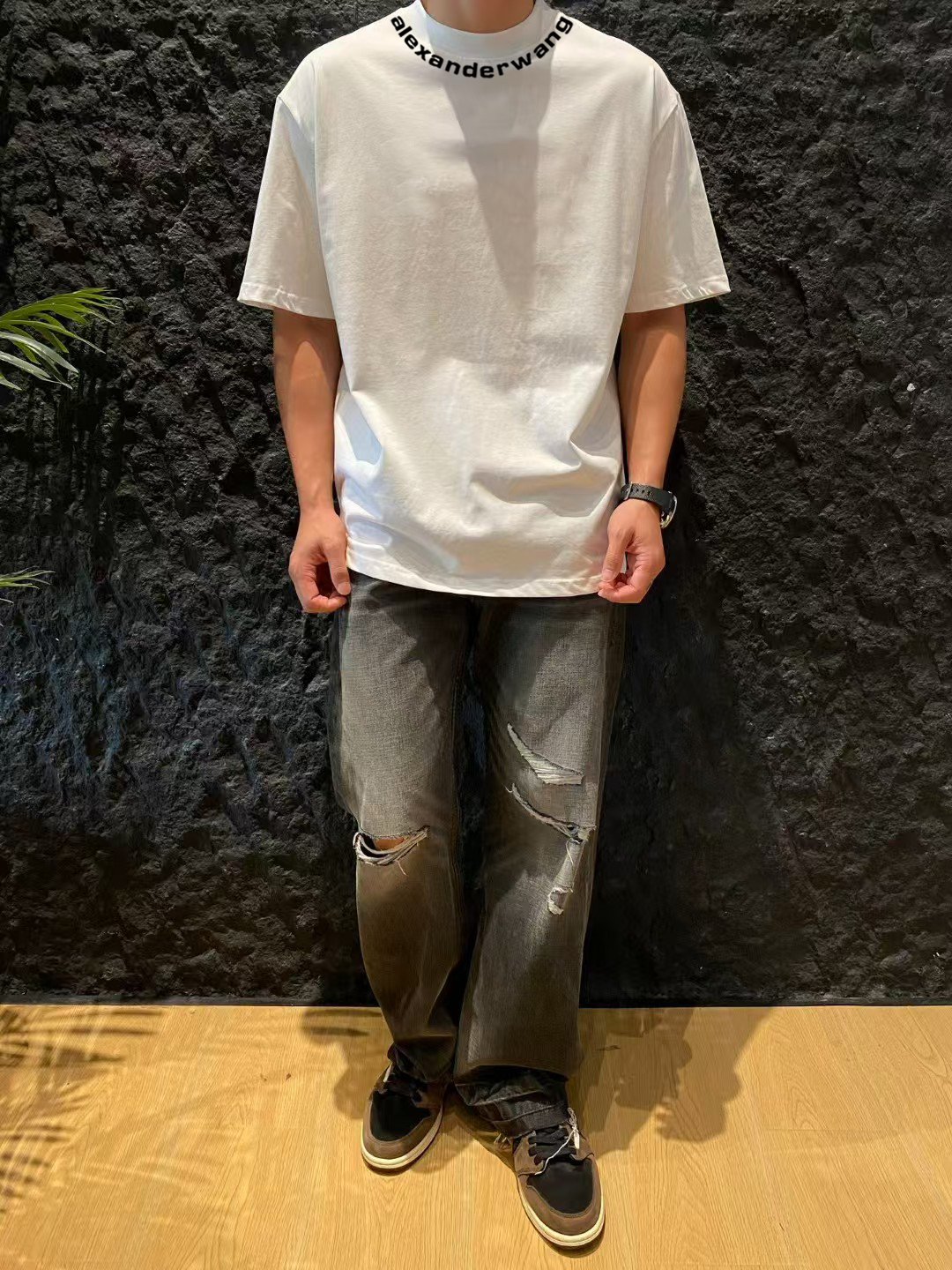 High-End Short Sleeve T-Shirts with Silica Letter Prints in 2025FW Collection - 图片 9