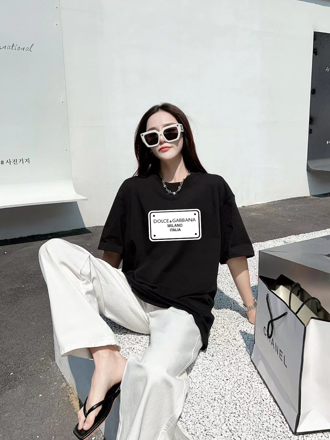 High-End Logo T-shirts: 2025FW Collection in Black and White, Various Sizes - 图片 8