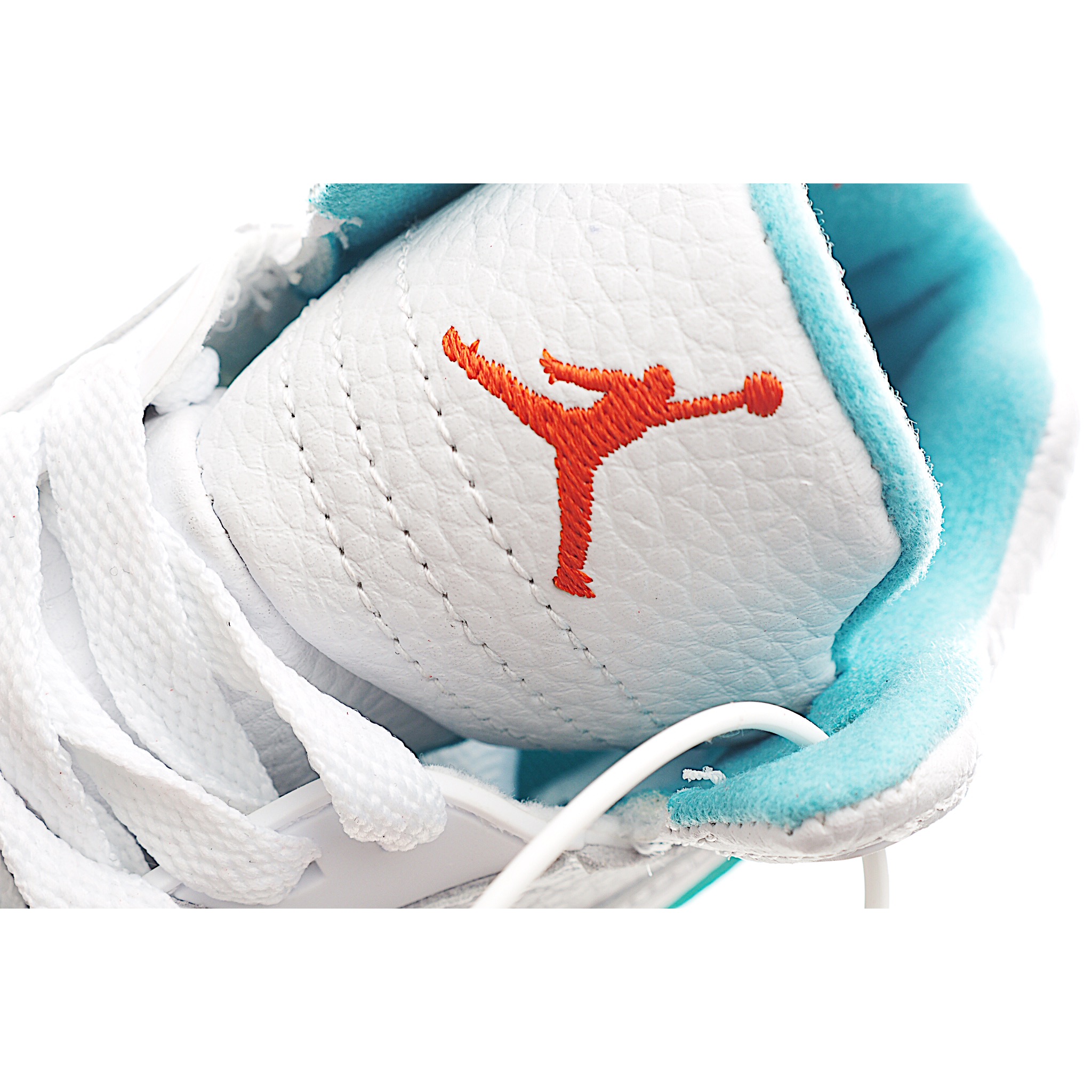 图片[8]-乔5 AJ 5代系带篮球气垫童鞋28-35 该鞋款属于篮球文化鞋，设计强度不足以支撑在进行篮球运动时穿着使用，缓震鞋口和人字形鞋底防滑，鞋面采用牛皮革、橡塑材料等多种材料拼接（缝/车线）而成-选品中心