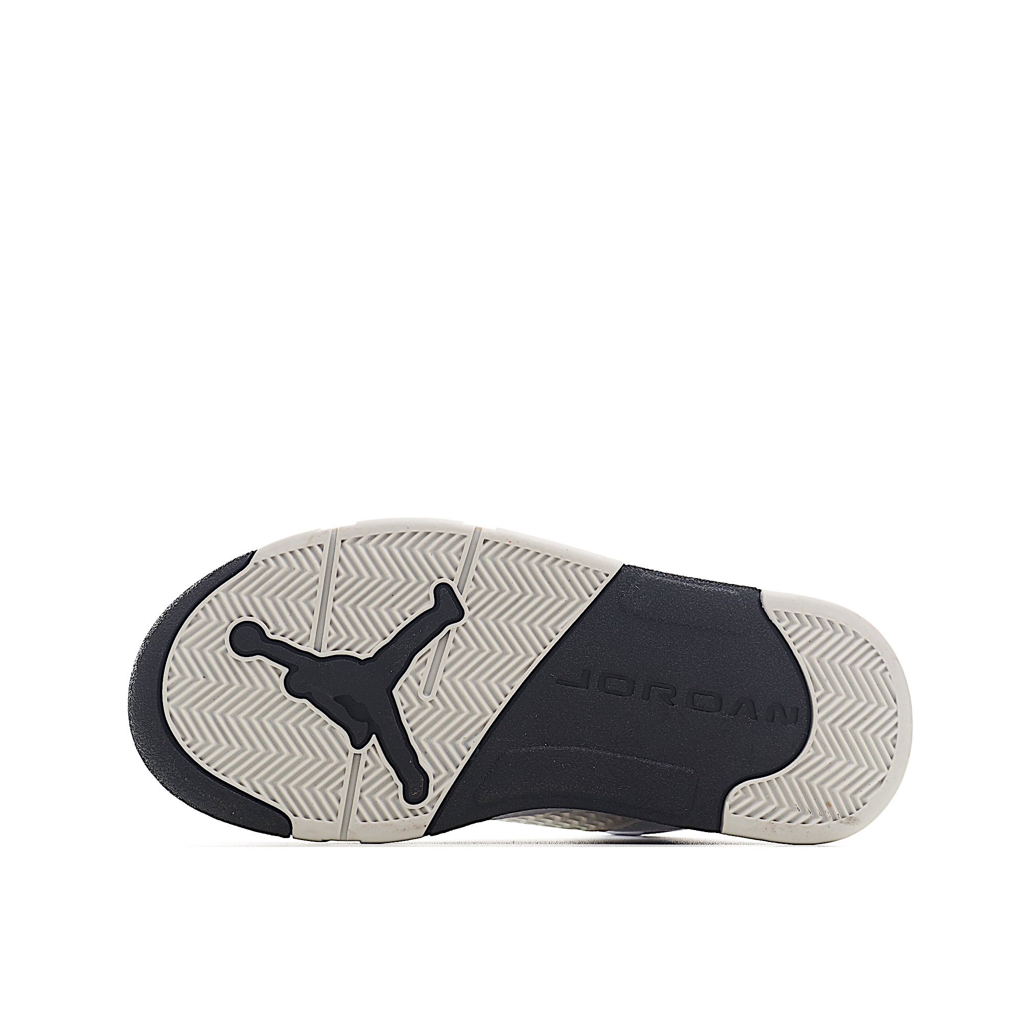 图片[6]-乔5 AJ 5代系带篮球气垫童鞋28-35 该鞋款属于篮球文化鞋，设计强度不足以支撑在进行篮球运动时穿着使用，缓震鞋口和人字形鞋底防滑，鞋面采用牛皮革、橡塑材料等多种材料拼接（缝/车线）而成-选品中心