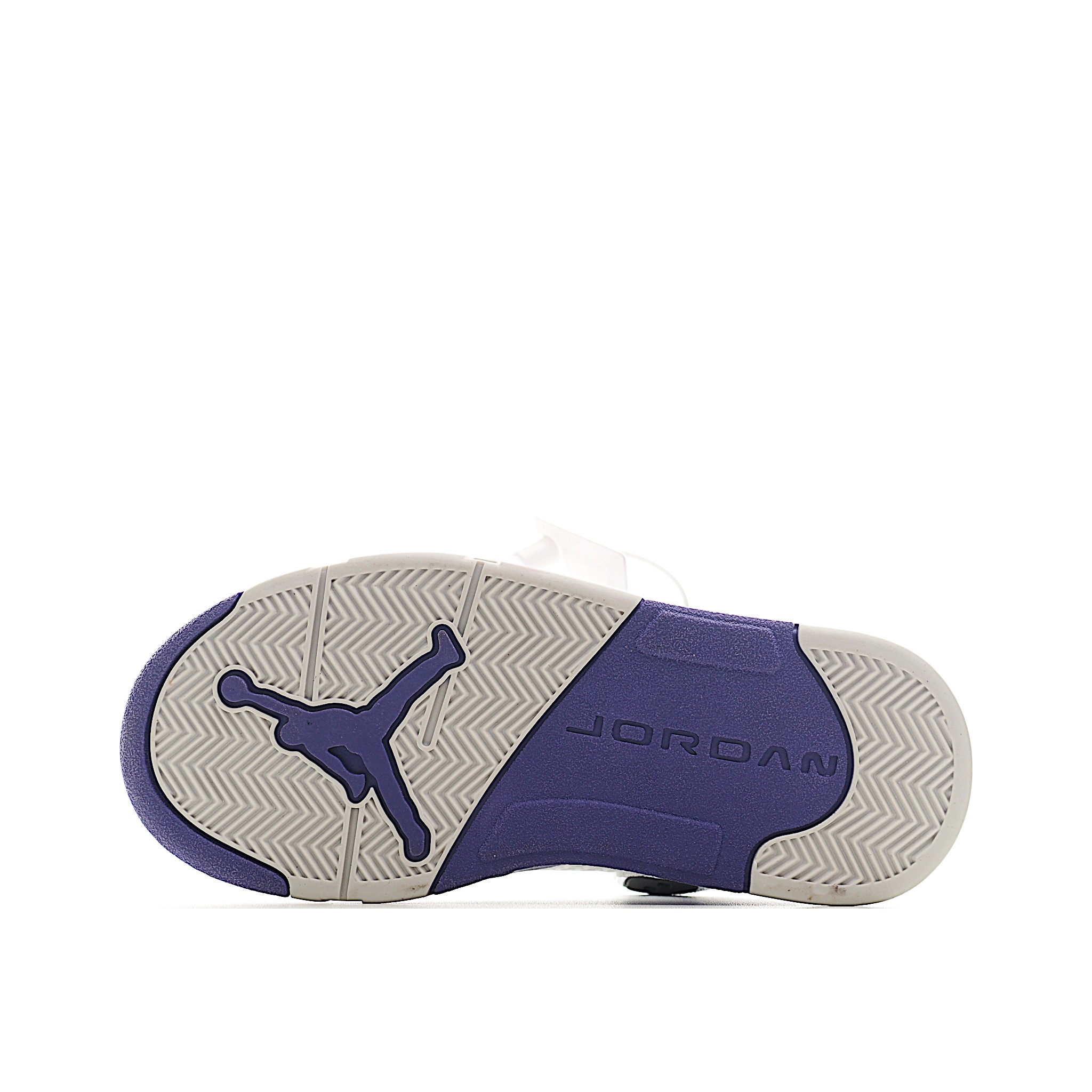 图片[6]-乔5 AJ 5代系带篮球气垫童鞋28-35 该鞋款属于篮球文化鞋，设计以支撑在进行篮球运动时穿着使用，缓震鞋口和人字形鞋底防滑，鞋面采用牛皮革、橡塑材料等多种材料拼接（缝/车线）而成-选品中心