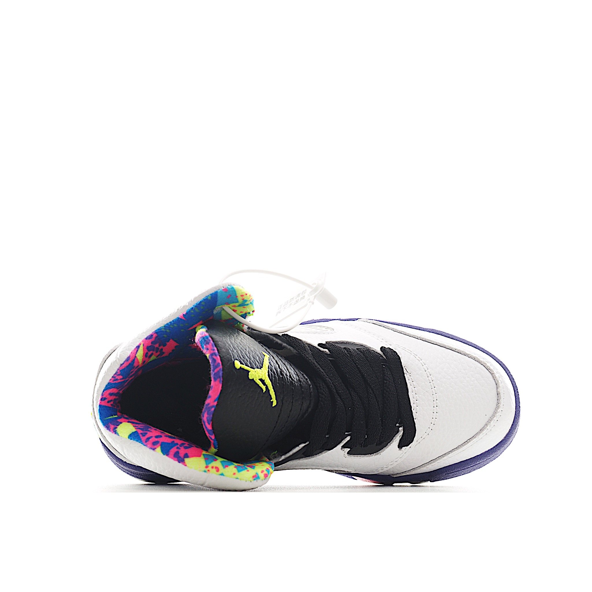 图片[4]-乔5 AJ 5代系带篮球气垫童鞋28-35 该鞋款属于篮球文化鞋，设计以支撑在进行篮球运动时穿着使用，缓震鞋口和人字形鞋底防滑，鞋面采用牛皮革、橡塑材料等多种材料拼接（缝/车线）而成-选品中心