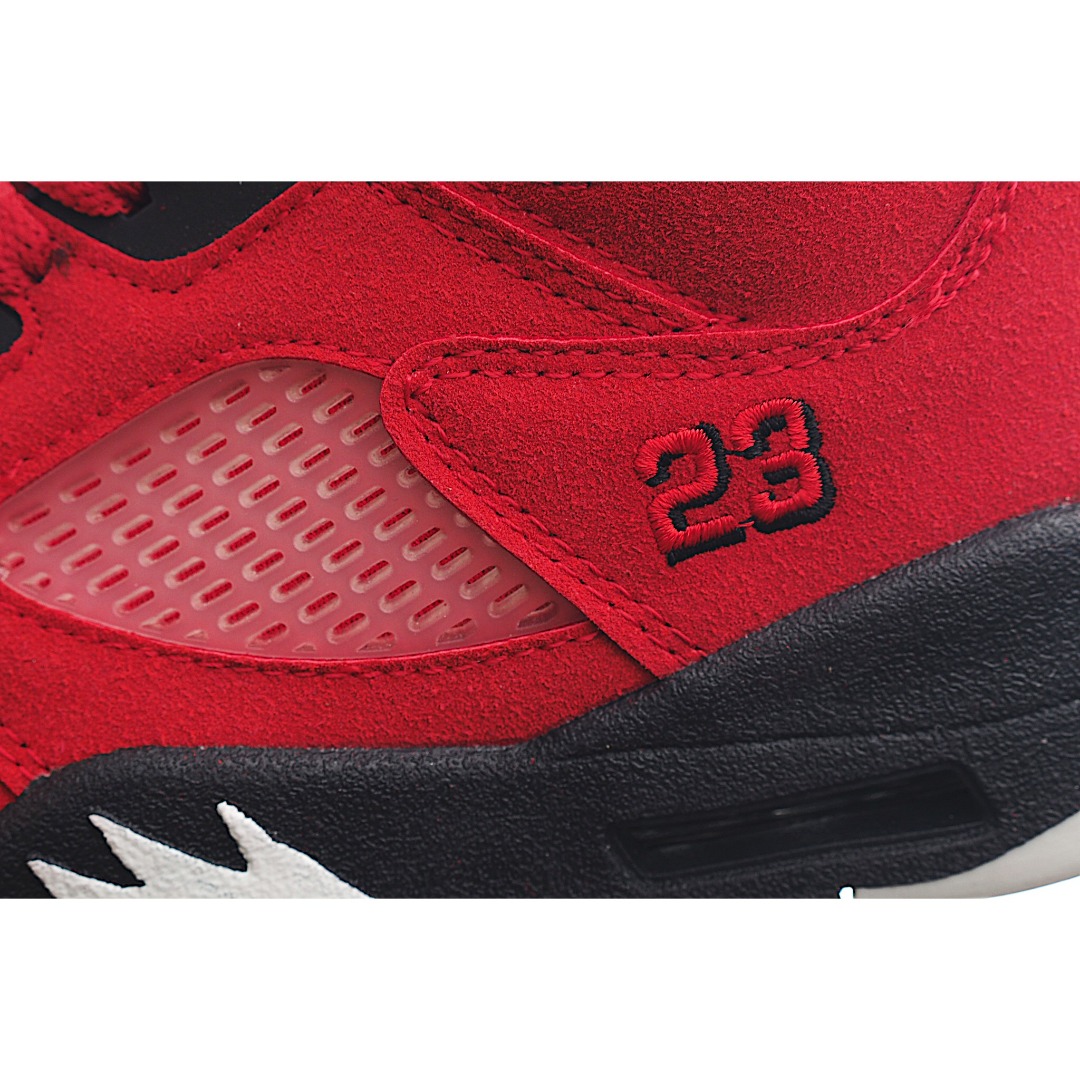 图片[9]-乔5 AJ 5代系带篮球气垫童鞋28-35 该鞋款属于篮球文化鞋，设计以支撑在进行篮球运动时穿着使用，缓震鞋口和人字形鞋底防滑，鞋面采用牛皮革、橡塑材料等多种材料拼接（缝/车线）而成-选品中心