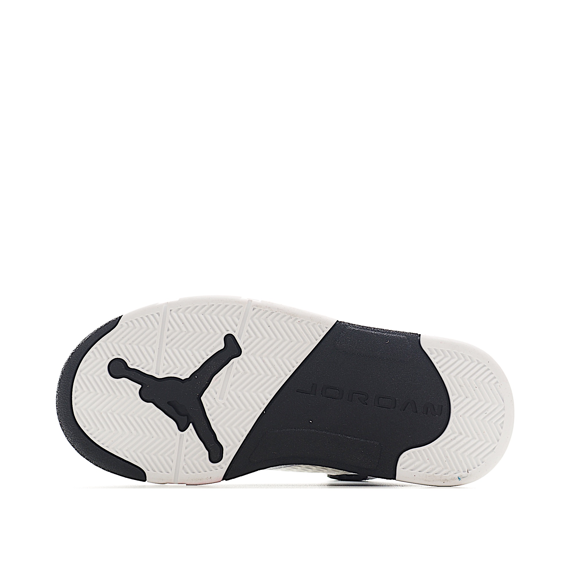 图片[6]-乔5 AJ 5代系带篮球气垫童鞋28-35 该鞋款属于篮球文化鞋，设计以支撑在进行篮球运动时穿着使用，缓震鞋口和人字形鞋底防滑，鞋面采用牛皮革、橡塑材料等多种材料拼接（缝/车线）而成-选品中心