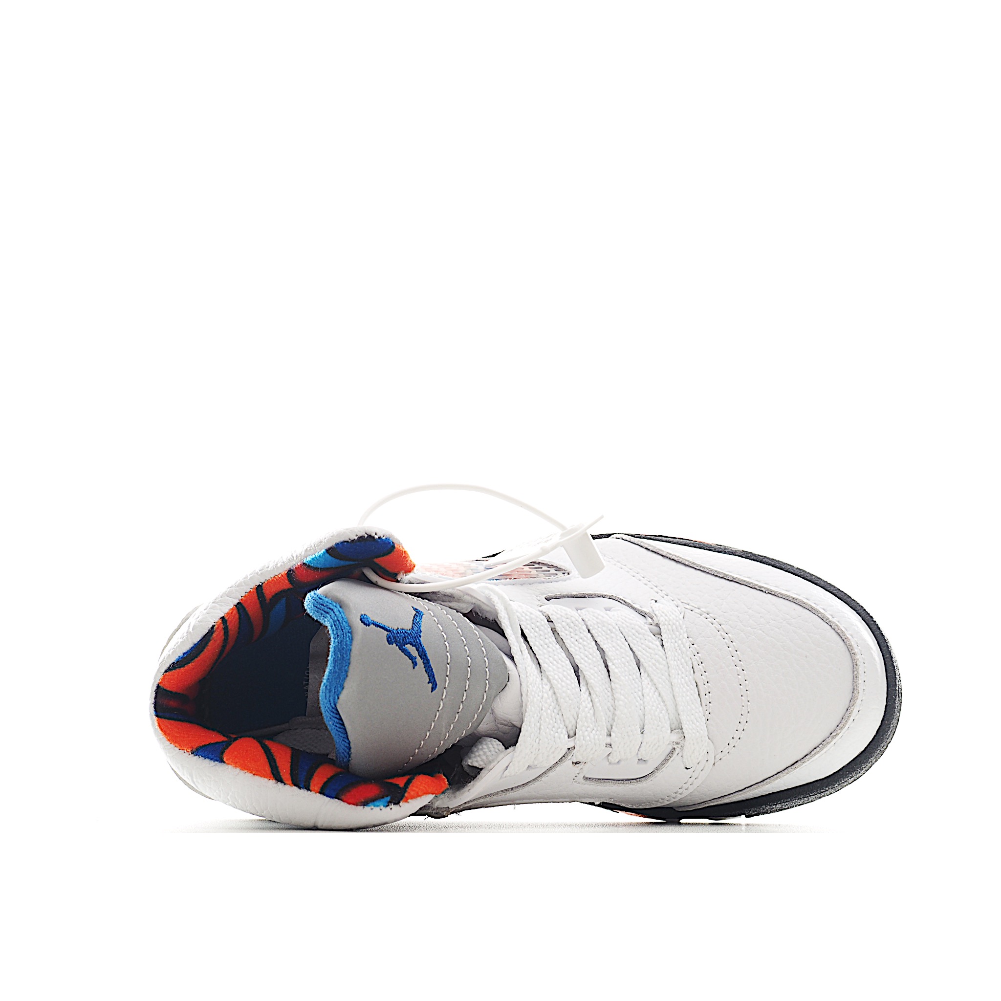 图片[4]-乔5 AJ 5代系带篮球气垫童鞋28-35 该鞋款属于篮球文化鞋，设计以支撑在进行篮球运动时穿着使用，缓震鞋口和人字形鞋底防滑，鞋面采用牛皮革、橡塑材料等多种材料拼接（缝/车线）而成-选品中心