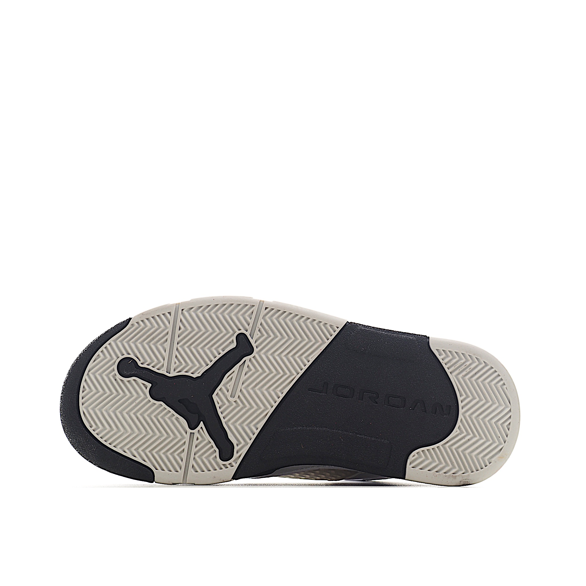 图片[6]-乔5 AJ 5代系带篮球气垫童鞋28-35 该鞋款属于篮球文化鞋，设计以支撑在进行篮球运动时穿着使用，缓震鞋口和人字形鞋底防滑，鞋面采用牛皮革、橡塑材料等多种材料拼接（缝/车线）而成-选品中心