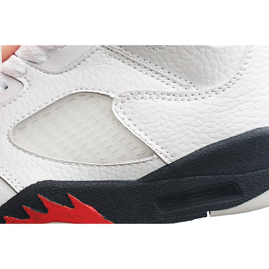 图片[8]-乔5 AJ 5代系带篮球气垫童鞋28-35 该鞋款属于篮球文化鞋，设计以支撑在进行篮球运动时穿着使用，缓震鞋口和人字形鞋底防滑，鞋面采用牛皮革、橡塑材料等多种材料拼接（缝/车线）而成-选品中心