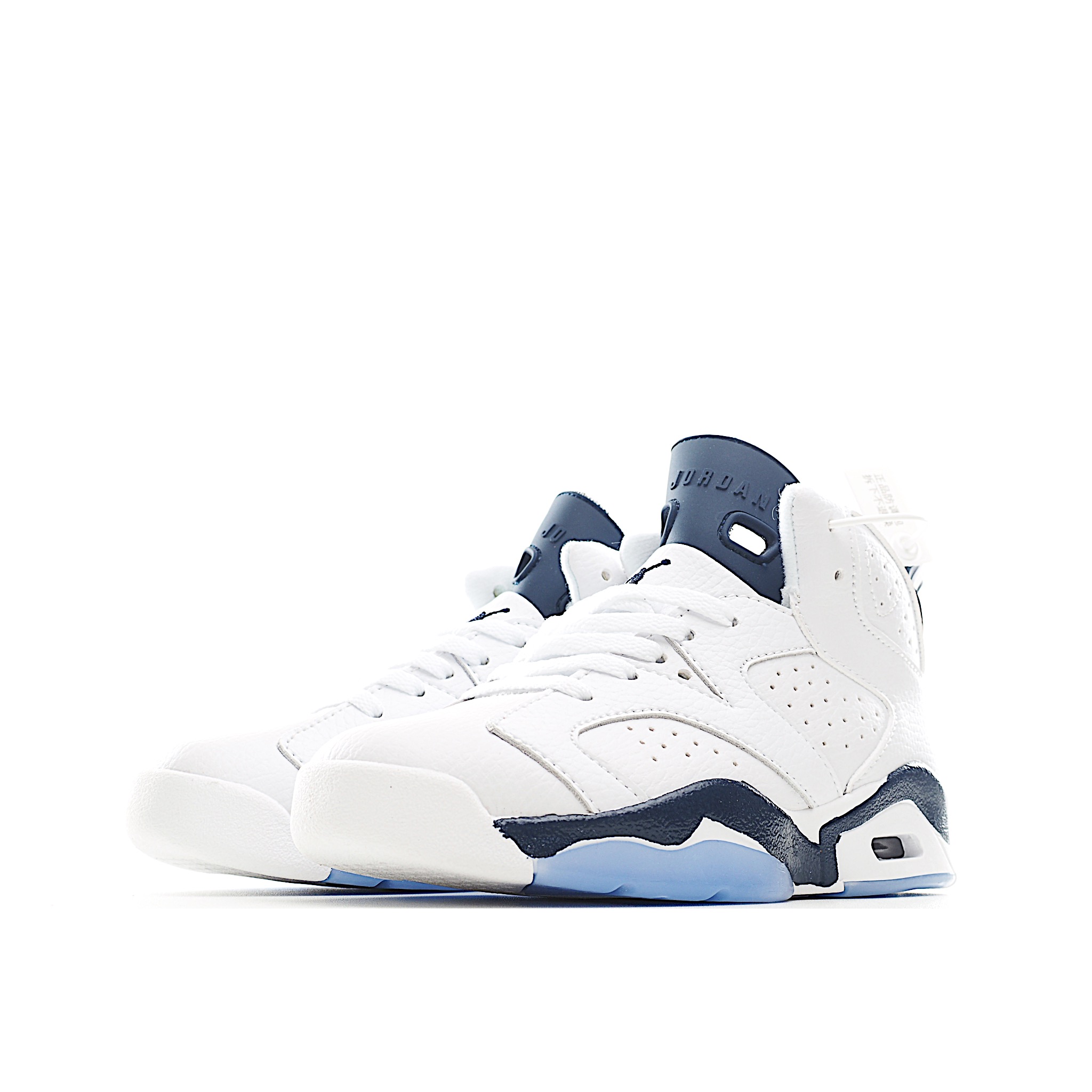 图片[2]-AJ 6代乔六高帮篮球气垫童鞋28-35 AJ 6 复刻大童运动童鞋采用优质鞋面，承袭令其享誉盛名的经典外观设计。穿孔设计，为孩子提供透气舒适的运动体验。-选品中心