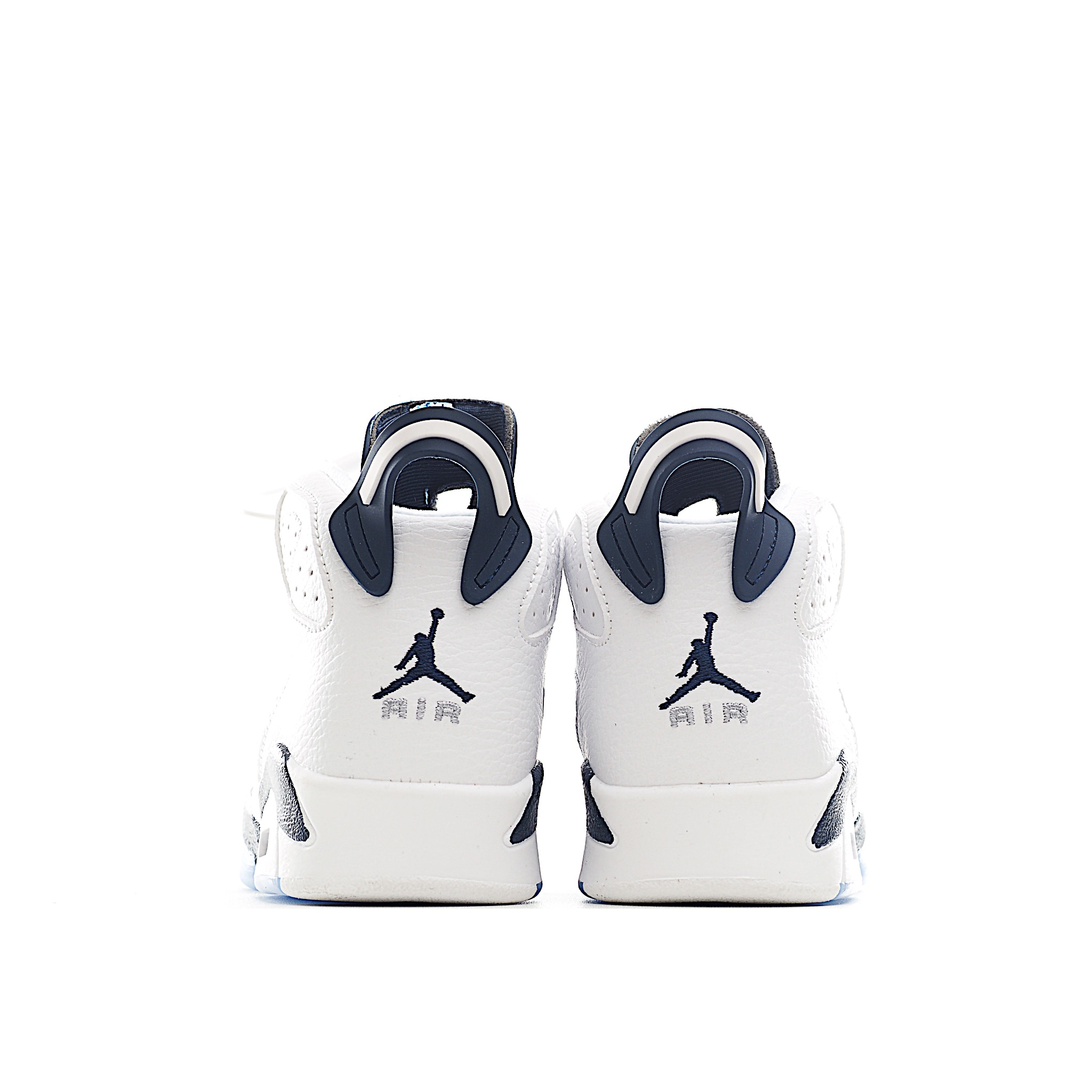 图片[5]-AJ 6代乔六高帮篮球气垫童鞋28-35 AJ 6 复刻大童运动童鞋采用优质鞋面，承袭令其享誉盛名的经典外观设计。穿孔设计，为孩子提供透气舒适的运动体验。-选品中心