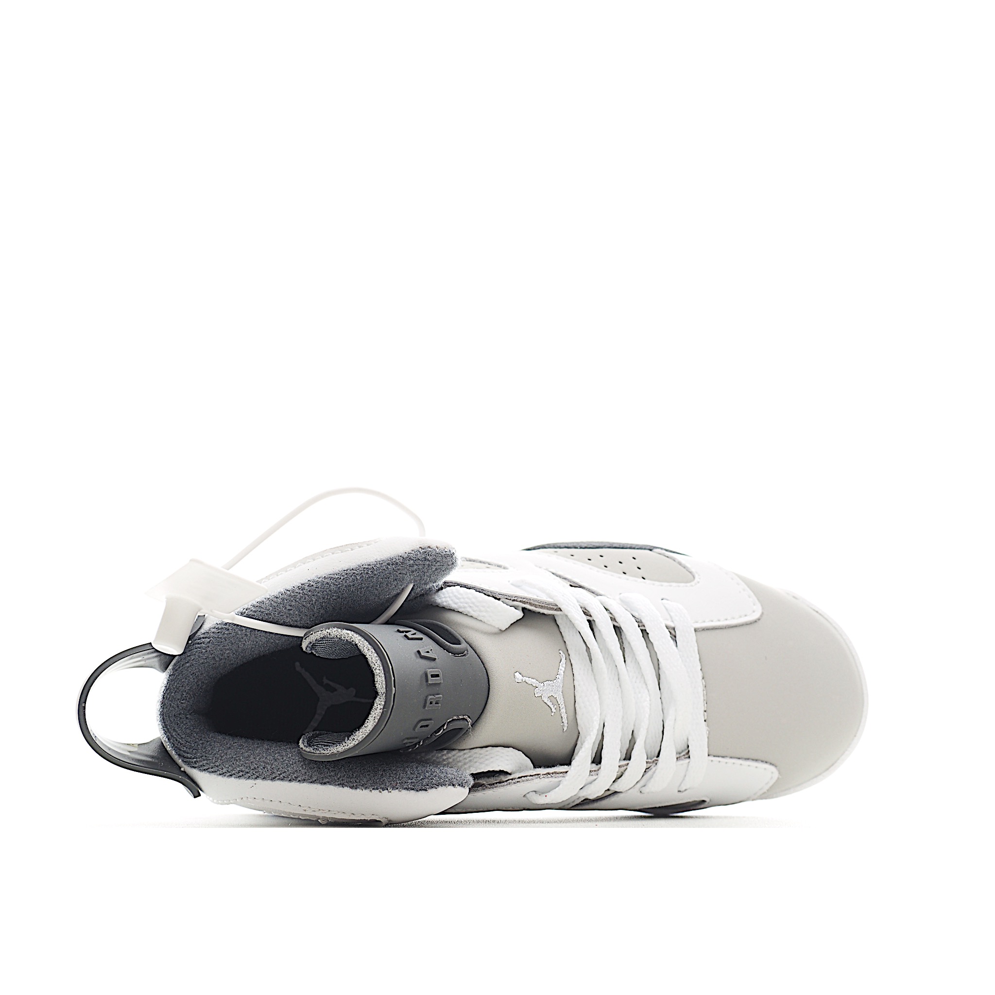 图片[4]-AJ 6代乔六高帮篮球气垫童鞋28-35 AJ 6 复刻大童运动童鞋采用优质鞋面，承袭令其享誉盛名的经典外观设计。穿孔设计，为孩子提供透气舒适的运动体验。-选品中心