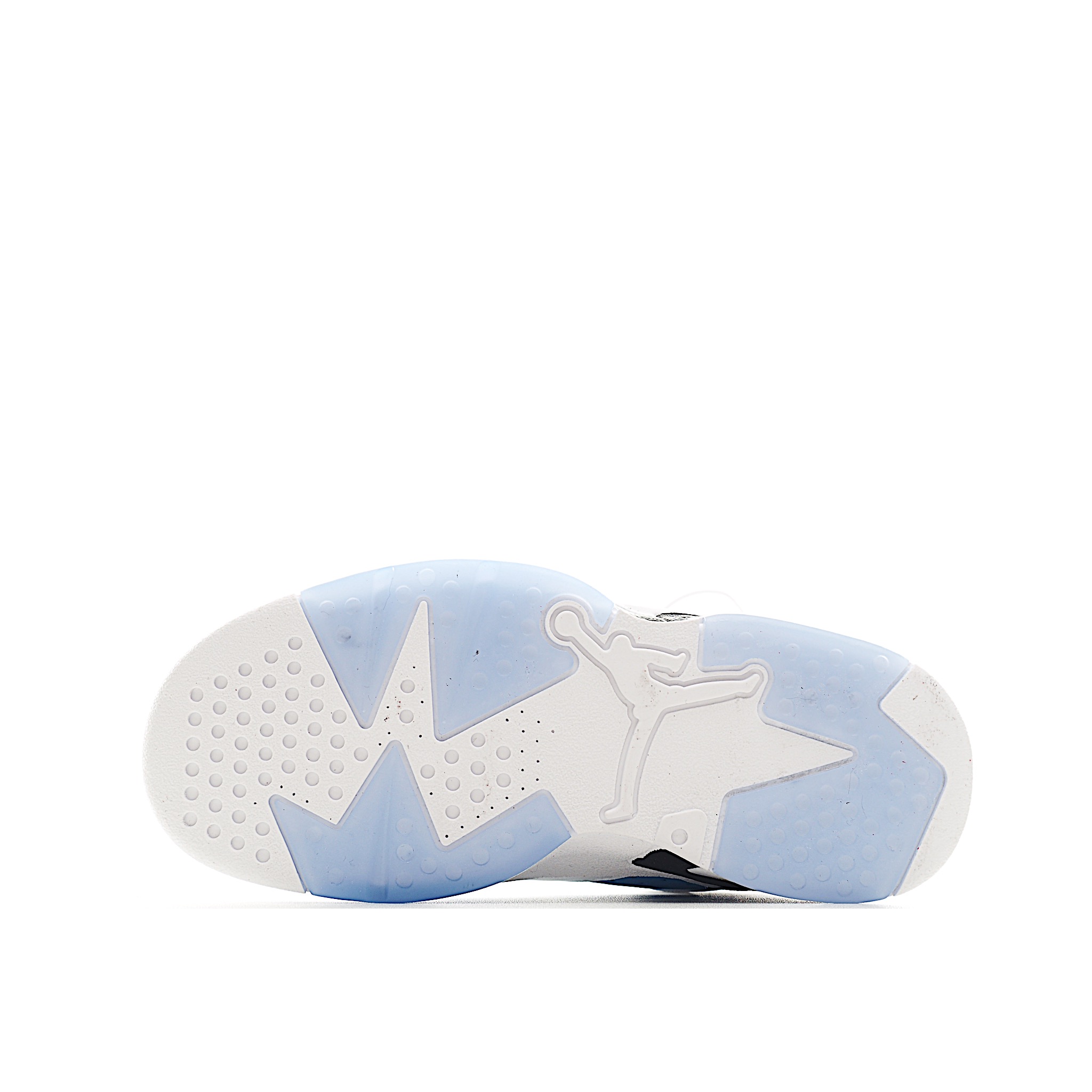 图片[6]-AJ 6代乔六高帮篮球气垫童鞋28-35 AJ 6 复刻大童运动童鞋采用优质鞋面，承袭令其享誉盛名的经典外观设计。穿孔设计，为孩子提供透气舒适的运动体验。-选品中心