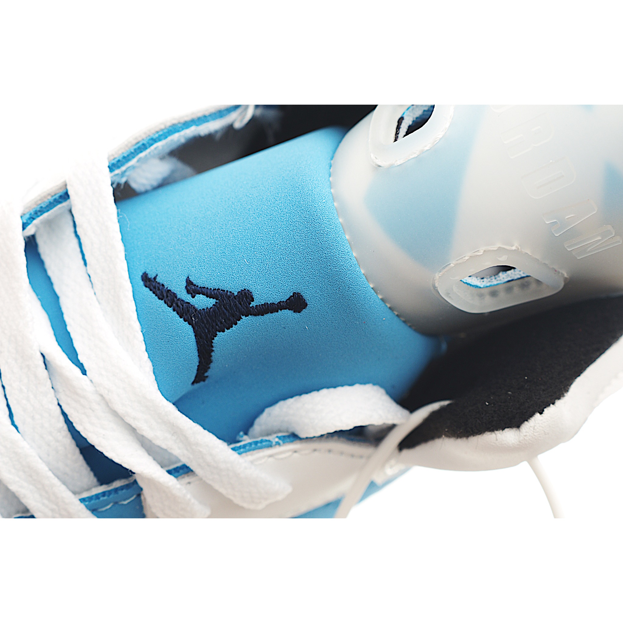 图片[8]-AJ 6代乔六高帮篮球气垫童鞋28-35 AJ 6 复刻大童运动童鞋采用优质鞋面，承袭令其享誉盛名的经典外观设计。穿孔设计，为孩子提供透气舒适的运动体验。-选品中心