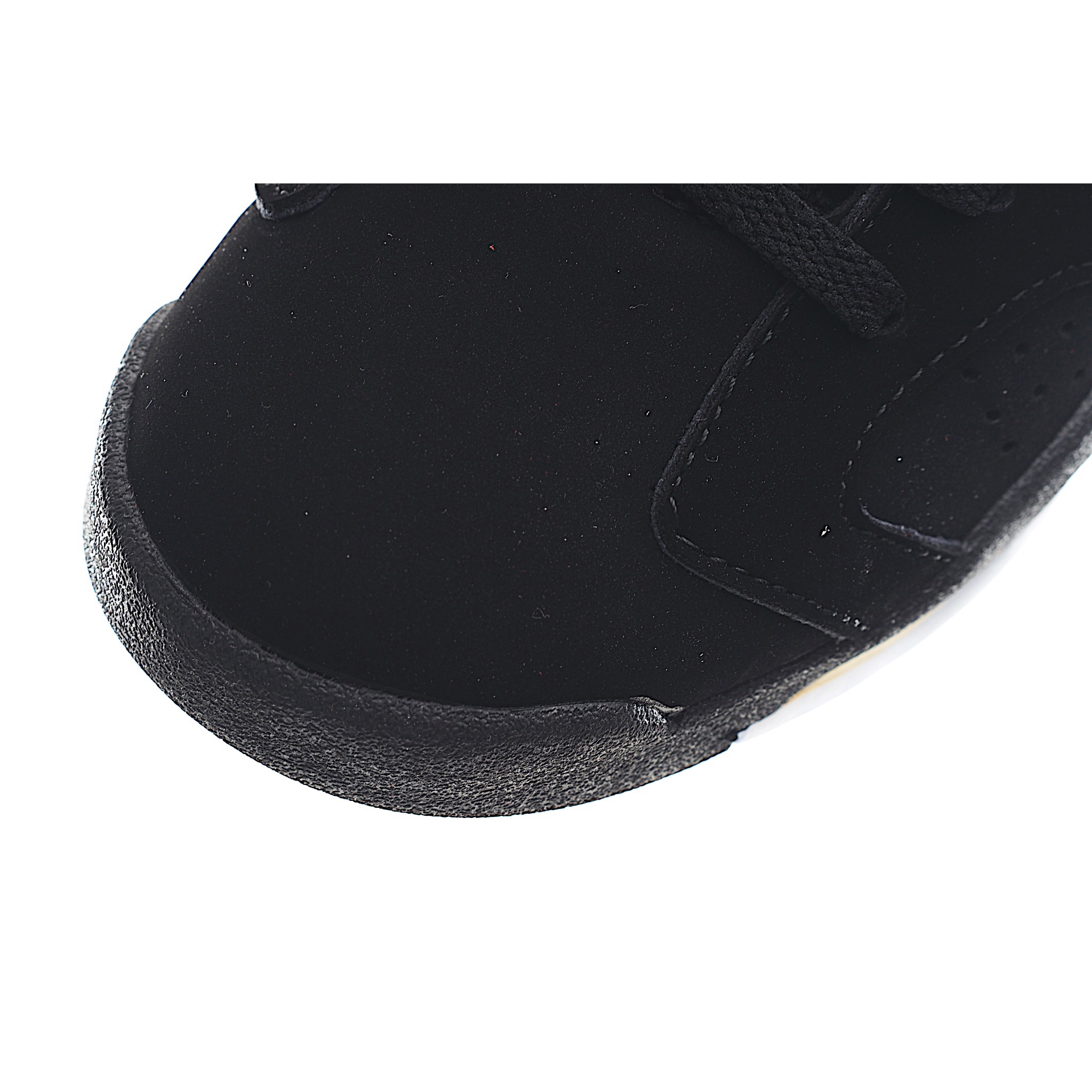 图片[7]-AJ 6代乔六高帮篮球气垫童鞋28-35 AJ 6 复刻大童运动童鞋采用优质鞋面，承袭令其享誉盛名的经典外观设计。穿孔设计，为孩子提供透气舒适的运动体验。-选品中心