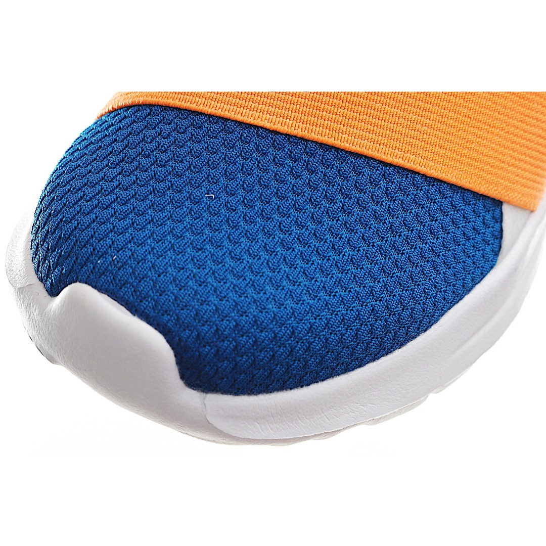 图片[7]-AD 儿童一脚蹬松紧带休闲运动鞋 一旦孩子们发现这些易于穿戴的松紧带运动鞋，他们就不会再回头了。柔软的鞋面以最小的力气滑入到位，大松紧带将脚紧贴到位。采用轻质缓震制成，可提供全天支撑，从孩子们冲出门的那一刻起，直到他们回到家并坐在沙发上，都能让孩子们自由活动。 货号：宝蓝 尺码：26-37-选品中心