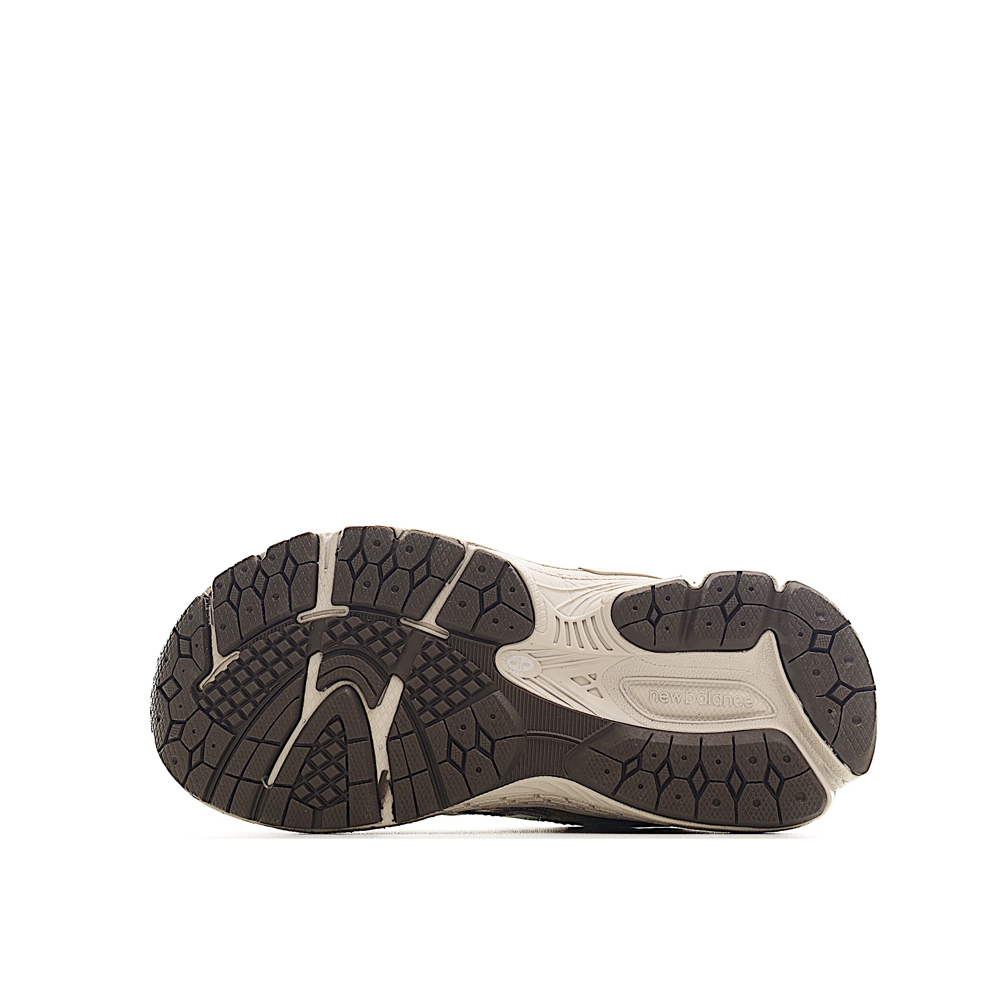 图片[6]-NB 860 系带运动儿童跑鞋 这款儿童运动鞋展现经典的复古风格，是越野风格的科技感十足，保证为你的脚步做好准备。现代技术和 AB ® 缓震提供舒适和支撑，而透气的网眼和闪亮的金属覆盖层相结合，赋予它们不容错过的未来主义优势。饰有醒目的徽标品牌标识，增添风格。 货号：KS2 尺码：24-37.5-选品中心