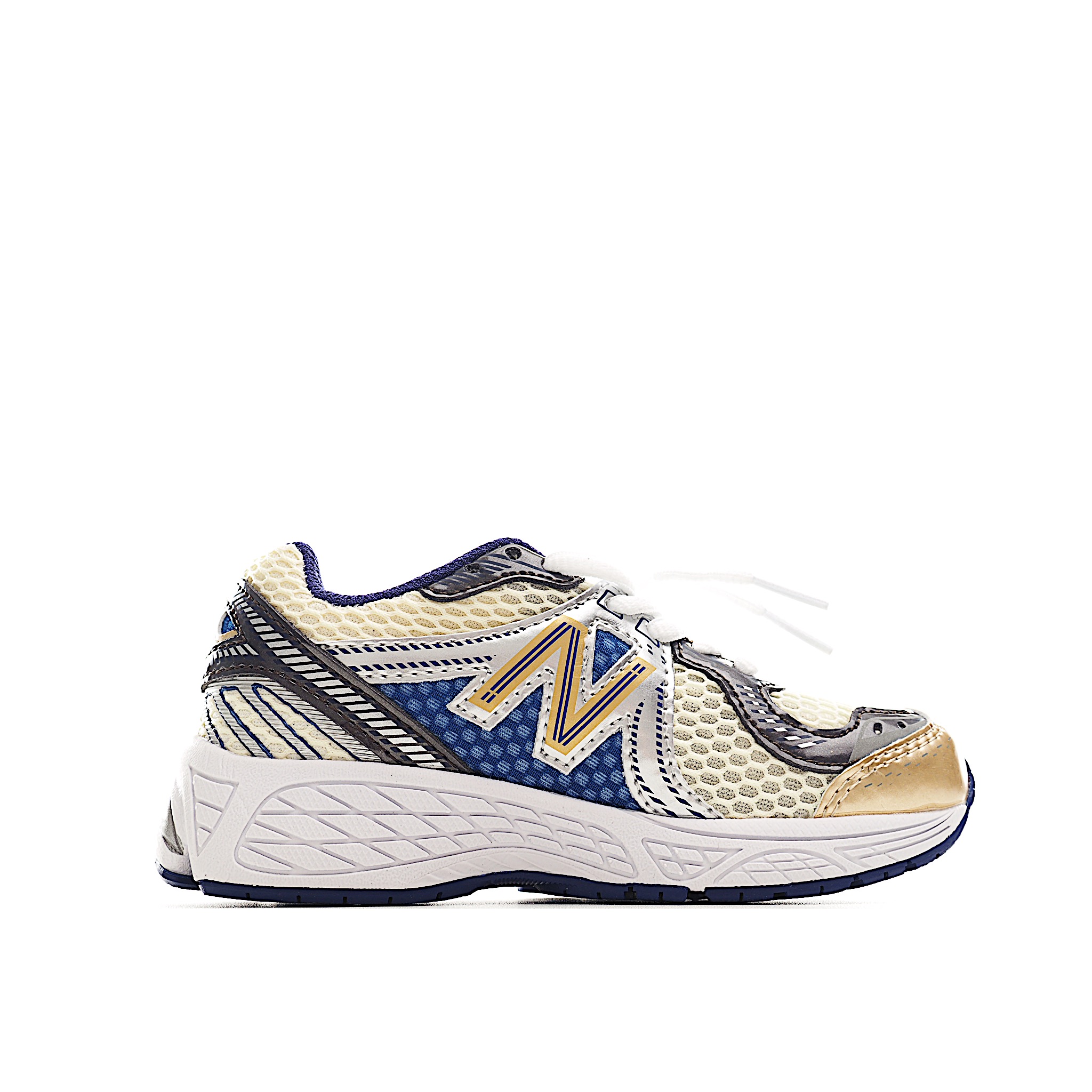 图片[3]-NB 860 系带运动儿童跑鞋 这款儿童运动鞋展现经典的复古风格，是越野风格的科技感十足，保证为你的脚步做好准备。现代技术和 AB ® 缓震提供舒适和支撑，而透气的网眼和闪亮的金属覆盖层相结合，赋予它们不容错过的未来主义优势。饰有醒目的徽标品牌标识，增添风格。 货号：AM2 尺码：24-37.5-选品中心