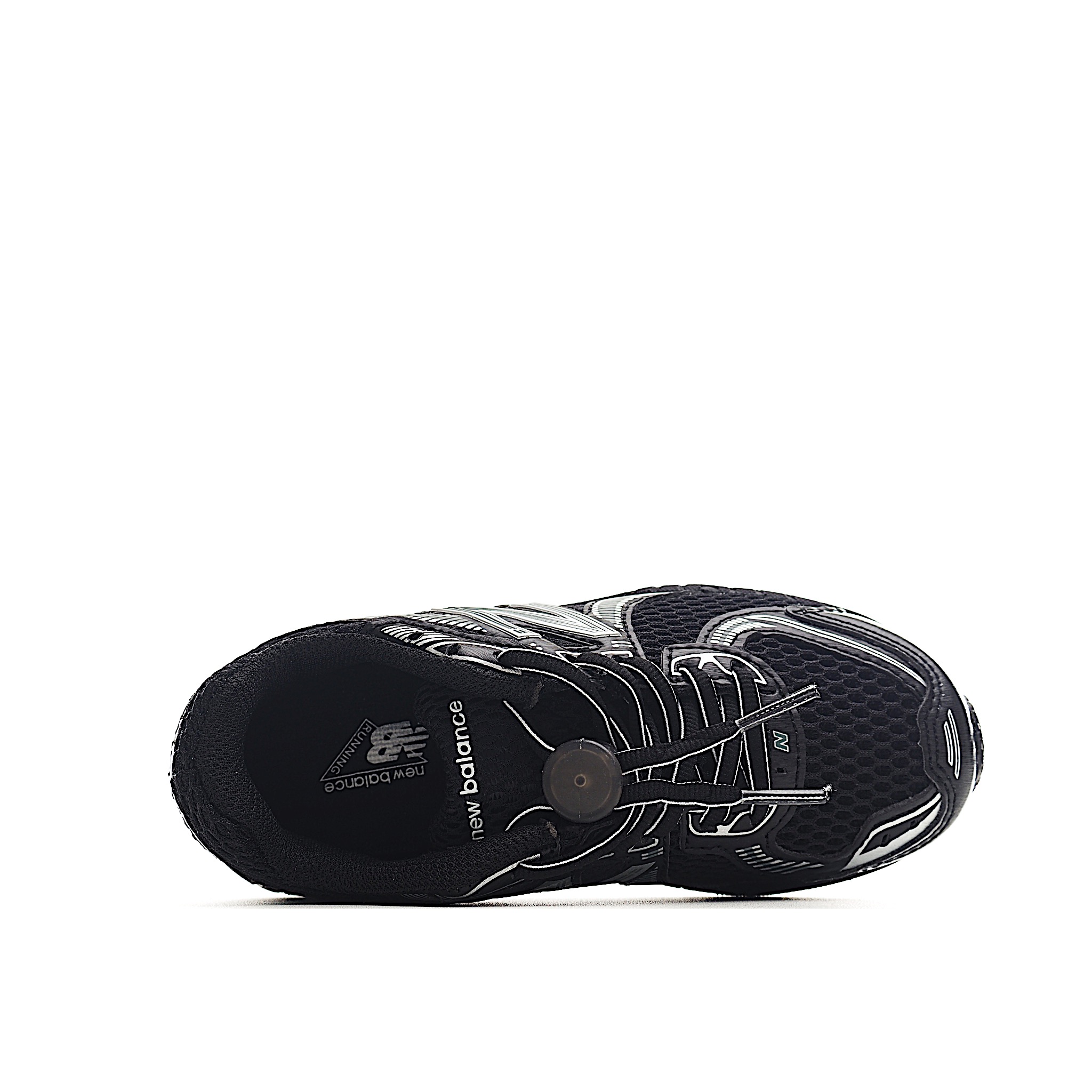 图片[4]-NB 860 系带运动儿童跑鞋 这款儿童运动鞋展现经典的复古风格，是越野风格的科技感十足，保证为你的脚步做好准备。现代技术和 AB ® 缓震提供舒适和支撑，而透气的网眼和闪亮的金属覆盖层相结合，赋予它们不容错过的未来主义优势。饰有醒目的徽标品牌标识，增添风格。 货号：XC 尺码：24-37.5-选品中心