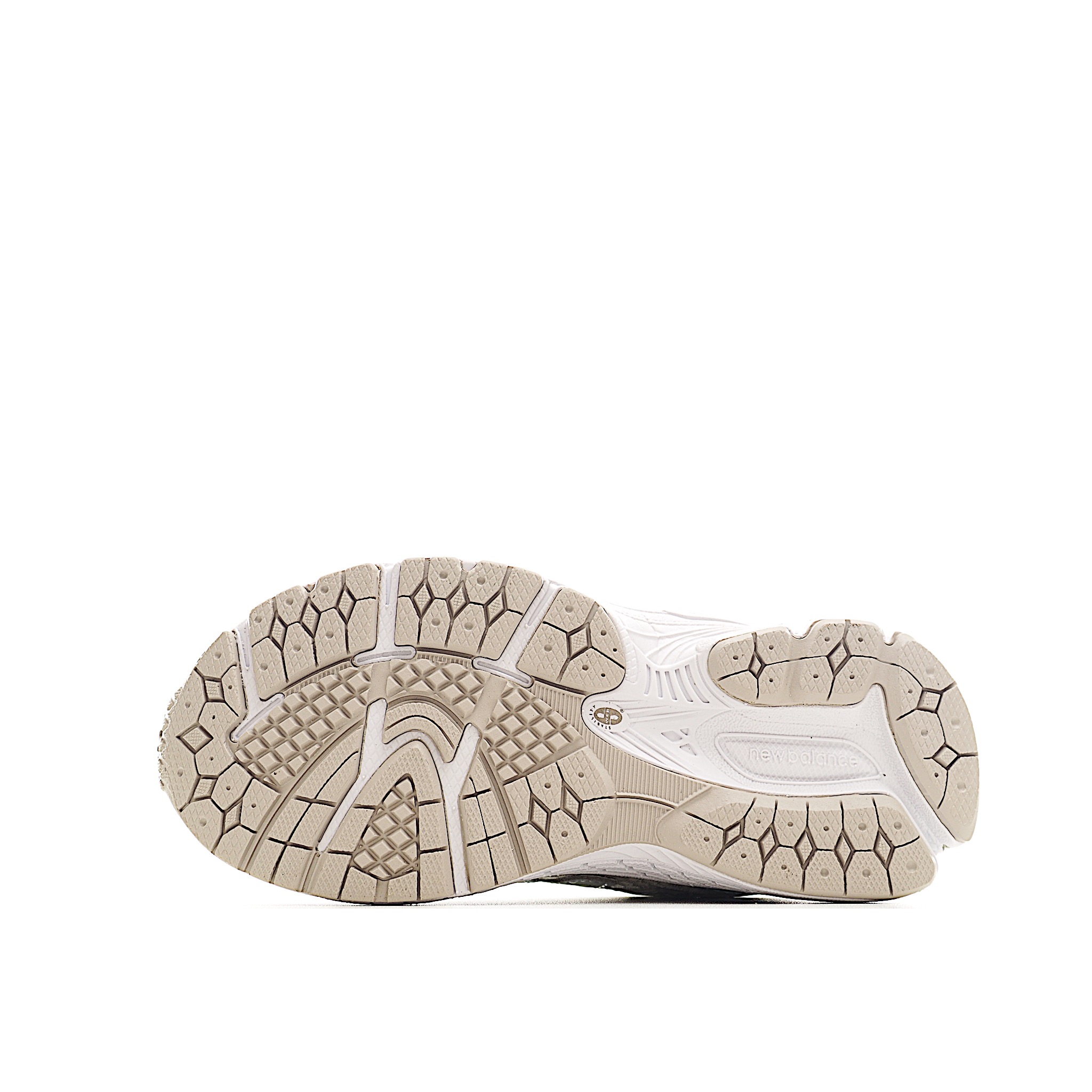 图片[6]-NB 860 系带运动儿童跑鞋 这款儿童运动鞋展现经典的复古风格，是越野风格的科技感十足，保证为你的脚步做好准备。现代技术和 AB ® 缓震提供舒适和支撑，而透气的网眼和闪亮的金属覆盖层相结合，赋予它们不容错过的未来主义优势。饰有醒目的徽标品牌标识，增添风格。 货号：OE2 尺码：24-37.5-选品中心