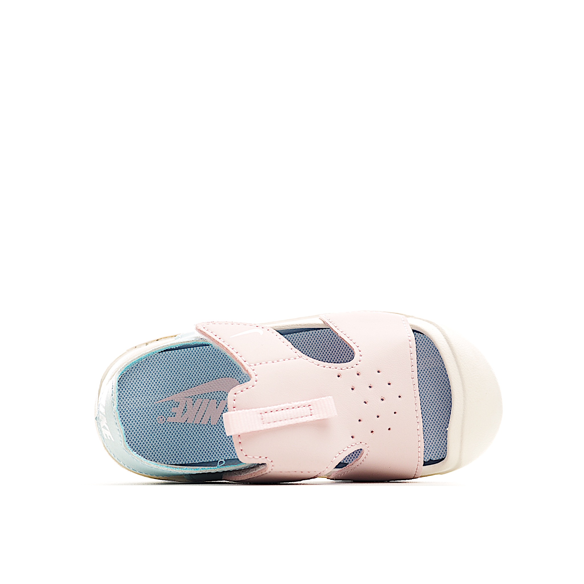 图片[4]-NK 包头飞机耳魔术贴儿童凉鞋 粉拼色 采用鞋头包覆设计，并搭载富有抓地力的外底，堪称户外畅玩的理想之选。配搭柔软的泡绵缓震设计，可随孩子的双足伸展弯曲。魔术贴粘扣固定带，便于穿脱；鞋面开口设计，赋予稚嫩双足透气感受。 尺码：22-35 货号：7006-选品中心