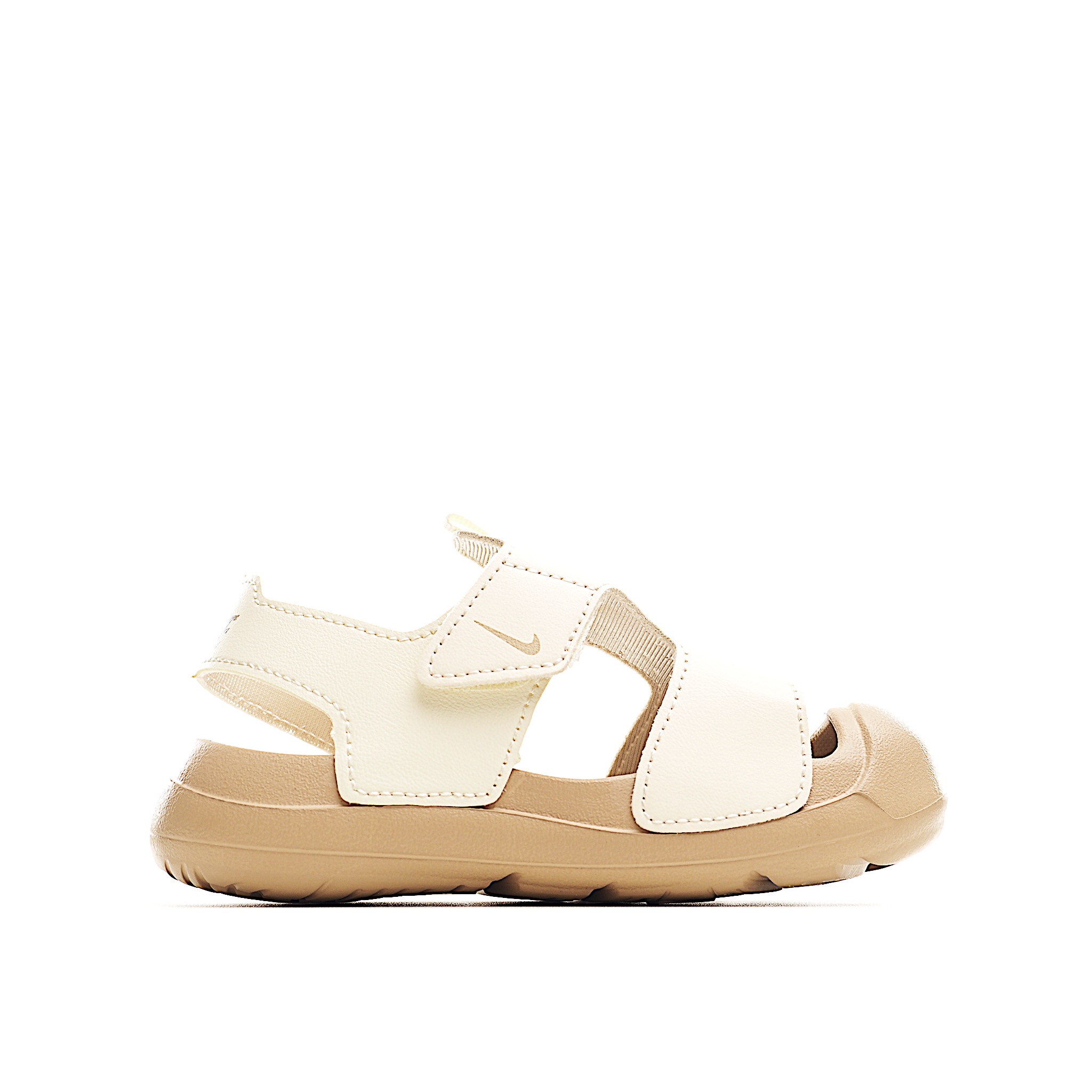 图片[3]-NK 包头飞机耳魔术贴儿童凉鞋 米杏色 采用鞋头包覆设计，并搭载富有抓地力的外底，堪称户外畅玩的理想之选。配搭柔软的泡绵缓震设计，可随孩子的双足伸展弯曲。魔术贴粘扣固定带，便于穿脱；鞋面开口设计，赋予稚嫩双足透气感受。 尺码：22-35 货号：7002-选品中心