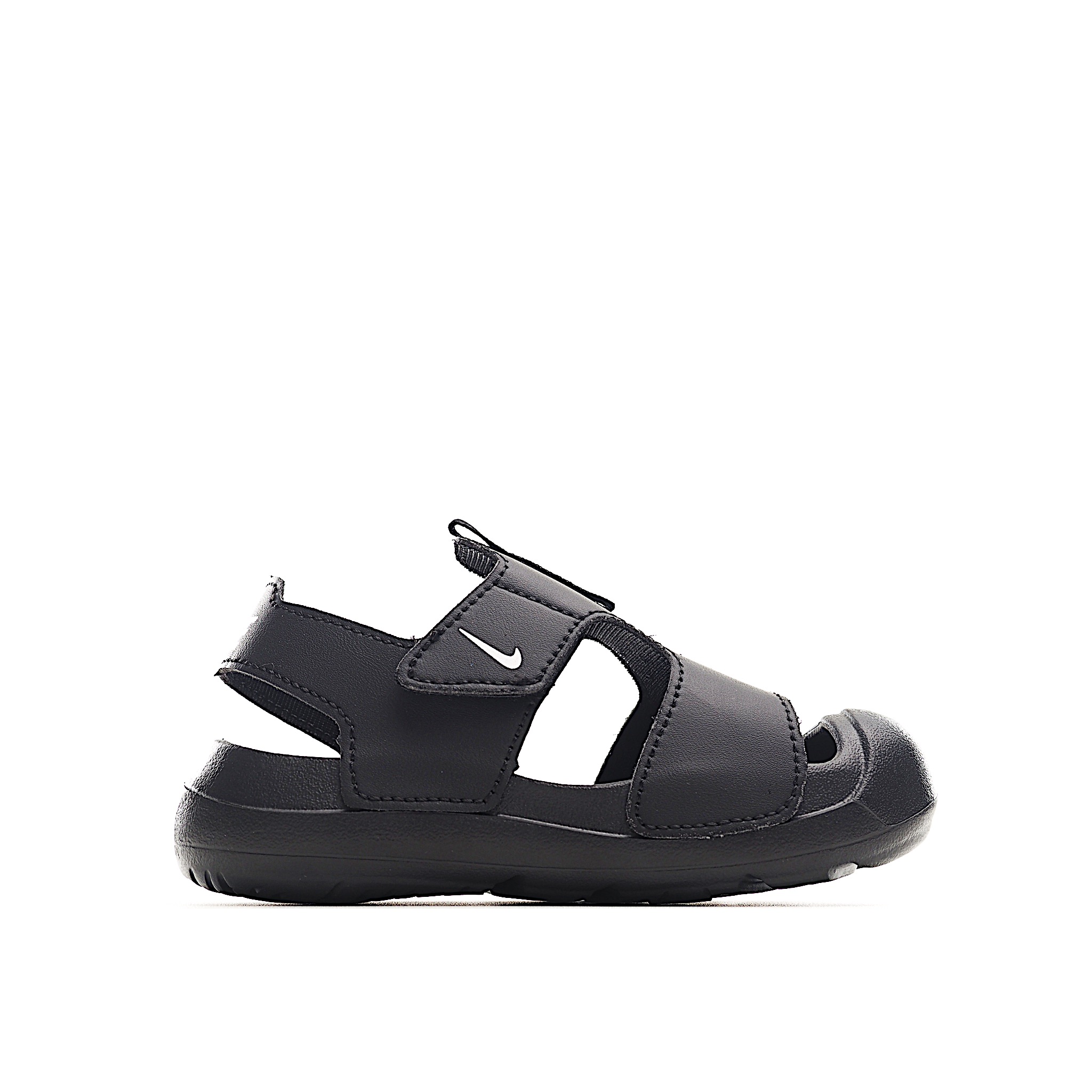 图片[3]-NK 包头飞机耳魔术贴儿童凉鞋 黑色 采用鞋头包覆设计，并搭载富有抓地力的外底，堪称户外畅玩的理想之选。配搭柔软的泡绵缓震设计，可随孩子的双足伸展弯曲。魔术贴粘扣固定带，便于穿脱；鞋面开口设计，赋予稚嫩双足透气感受。 尺码：22-35 货号：7001-选品中心