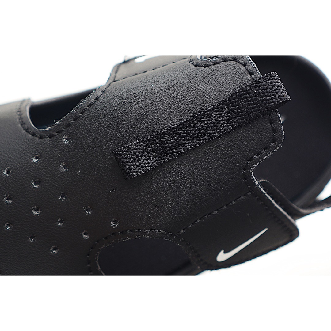 图片[7]-NK 包头飞机耳魔术贴儿童凉鞋 黑色 采用鞋头包覆设计，并搭载富有抓地力的外底，堪称户外畅玩的理想之选。配搭柔软的泡绵缓震设计，可随孩子的双足伸展弯曲。魔术贴粘扣固定带，便于穿脱；鞋面开口设计，赋予稚嫩双足透气感受。 尺码：22-35 货号：7001-选品中心