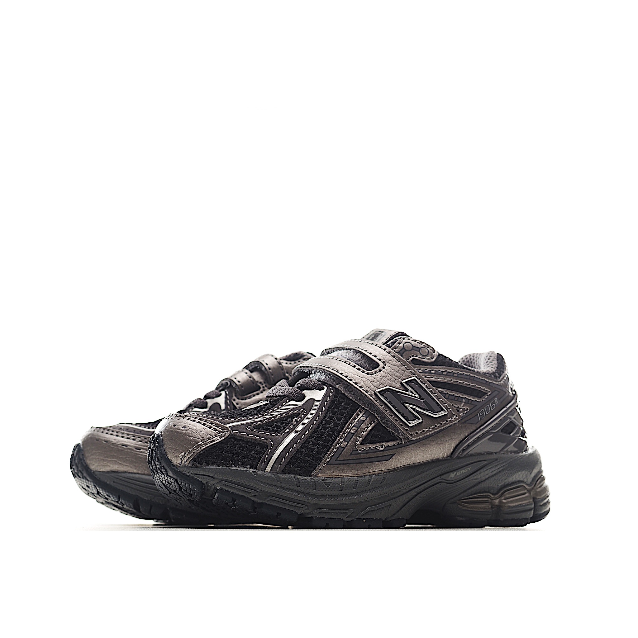 图片[3]-NB 1906 魔术贴儿童跑步鞋 立体双层织面搭配镂空支撑带复古未来感淋漓彰显，亦可搭配亲子款全家玩转复古千禧风。中底采用AB科技与Ny避震系统，缓震回弹性能更出色。升级孩童穿着体验，运动更加舒适自如。 货号：EX 尺码：24-37-选品中心