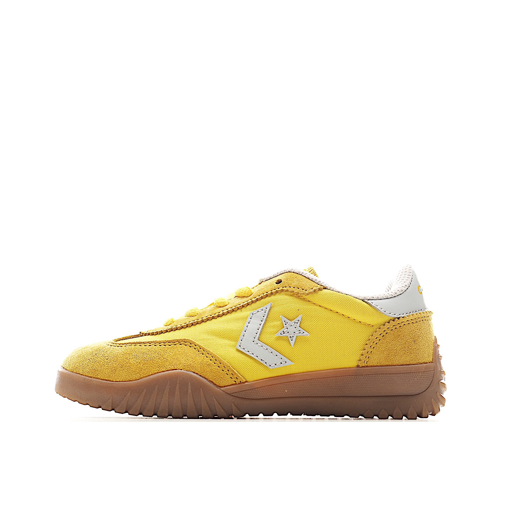 奔跑之星童鞋 耐用的尼龙鞋面,带有绒面革覆盖层和皮革装饰,营造出奢华的外观和感觉。三层记忆海绵鞋垫有助于提供舒适且舒适的脚下骑行体验,贴合宝宝的双脚,牵引橡胶外底有助于提供抓地力。 货号:0373 尺码:24-27松紧带 28-37鞋带-选品中心